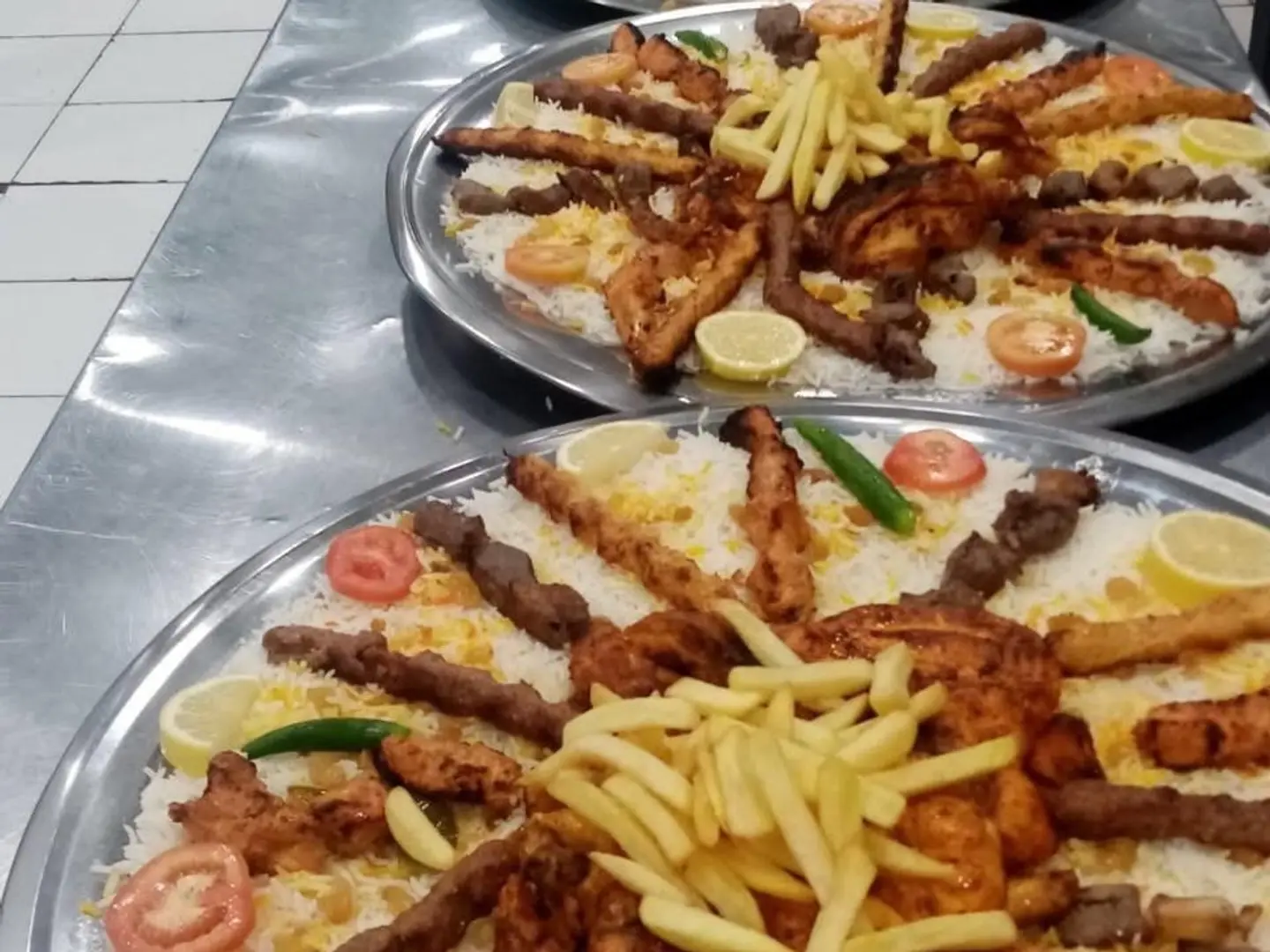 طبق نبض عدن كبير