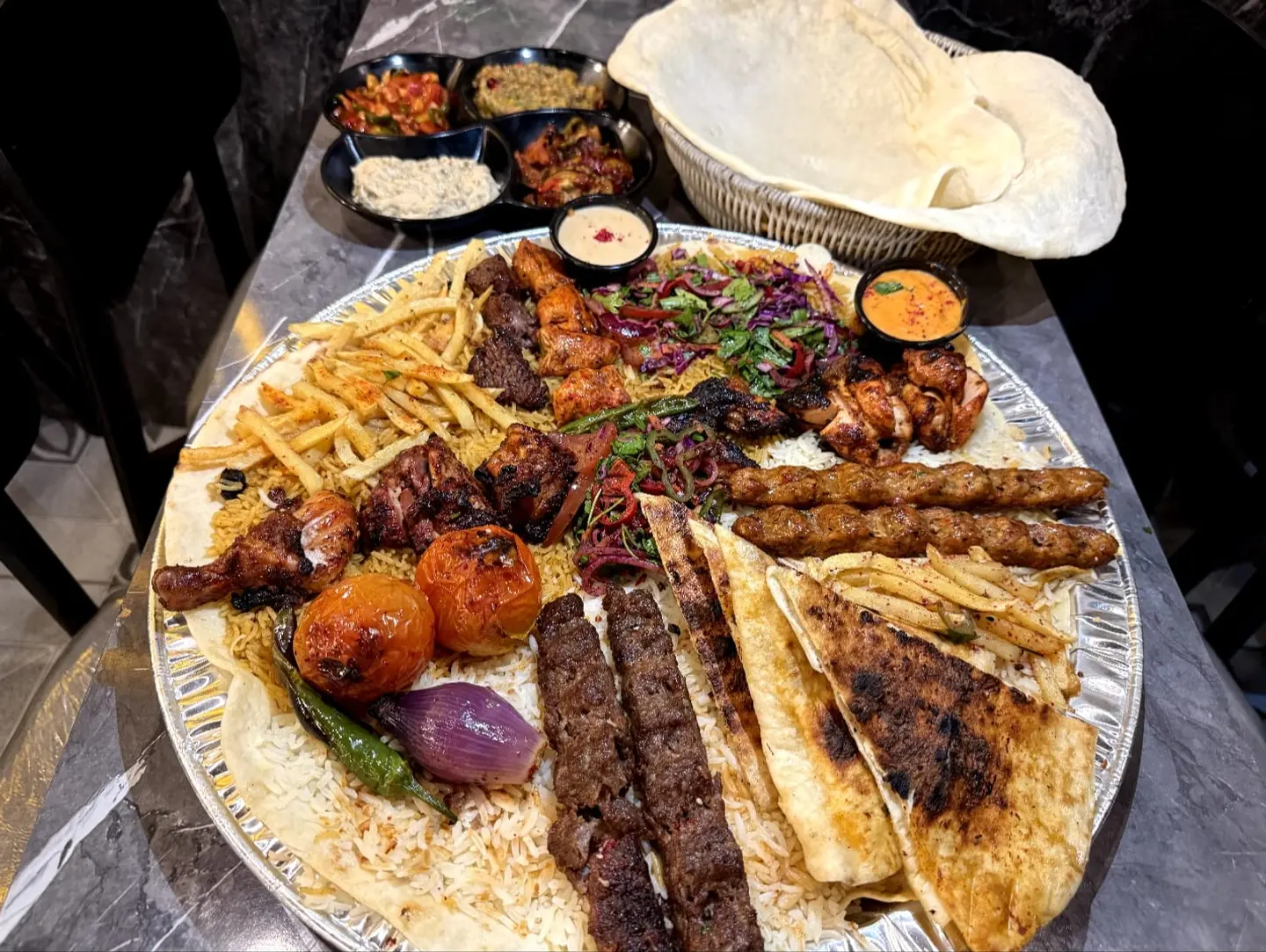 وجبة كباب وأكثر وسط