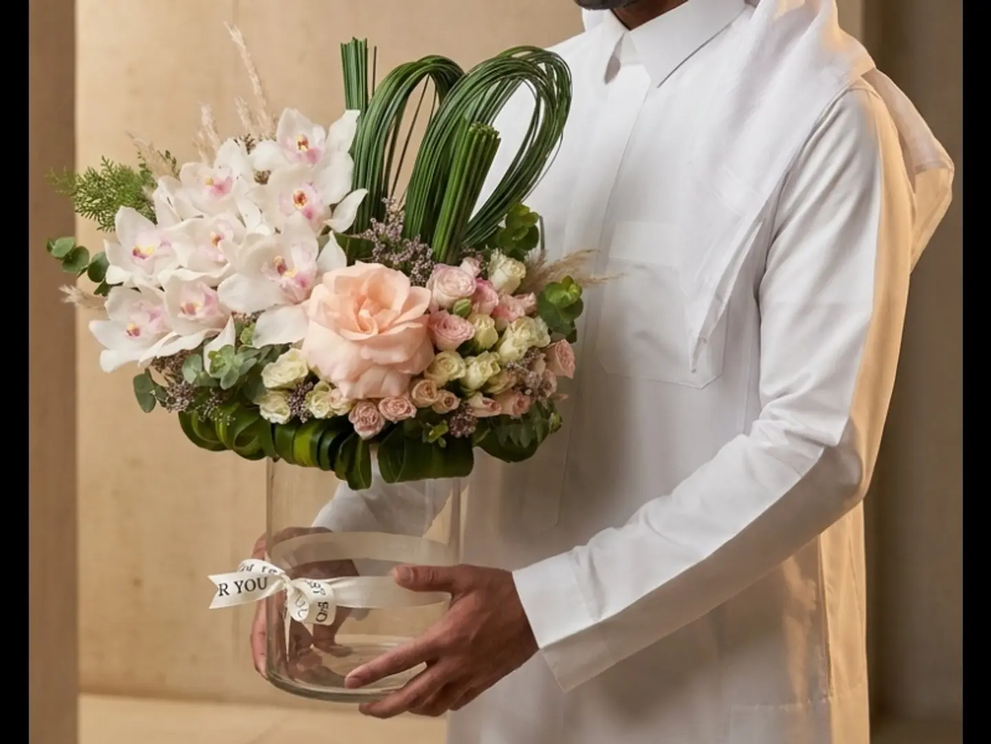 Vase With Natural Flowers A90
