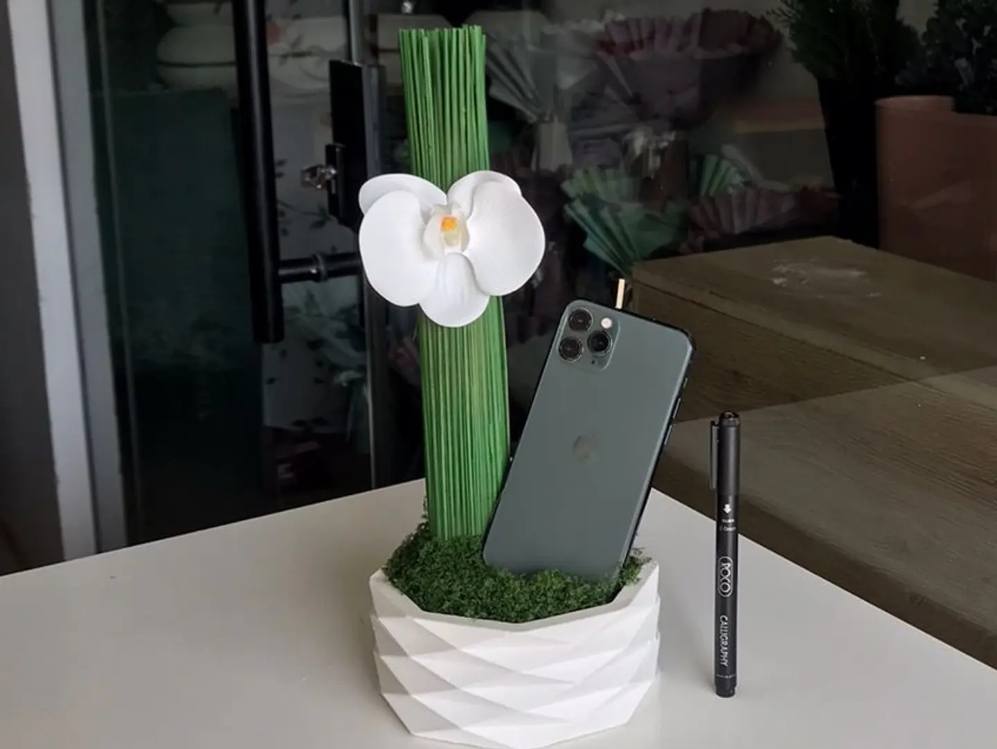 Design For Gift With Artificial Flower B10