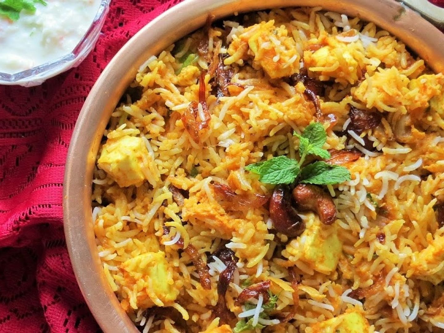 Paneer Makhani Biryani With Raita, Pickle & Papad
