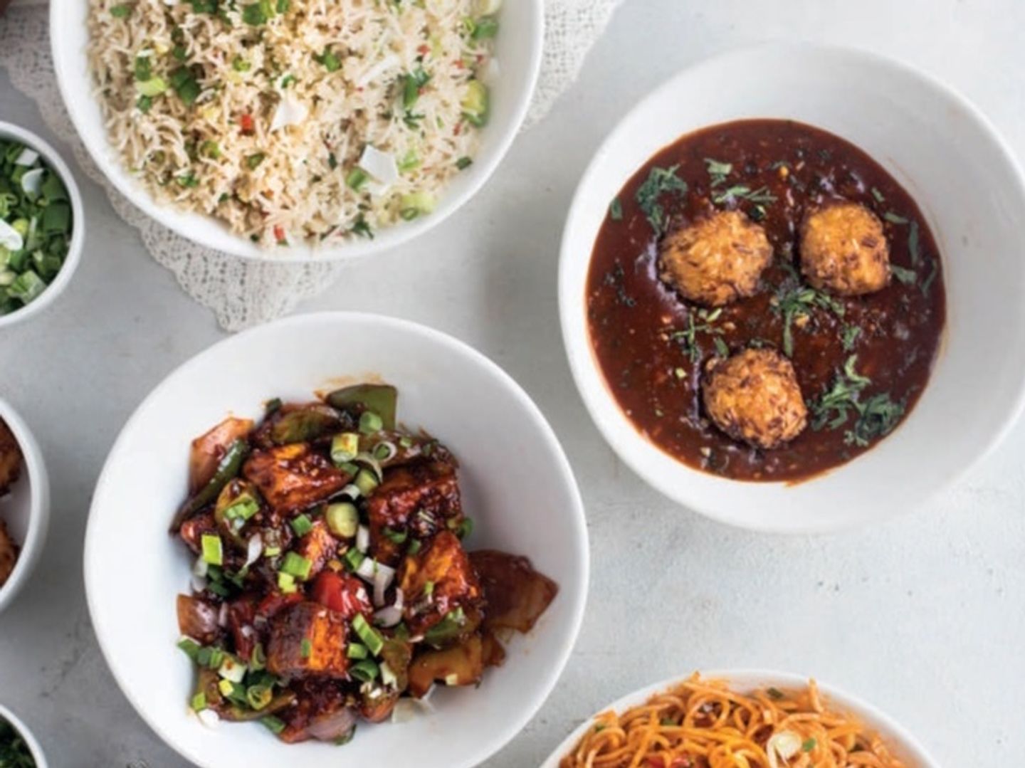 Paneer Chilli With Fried Rice Or Noodles(Jain