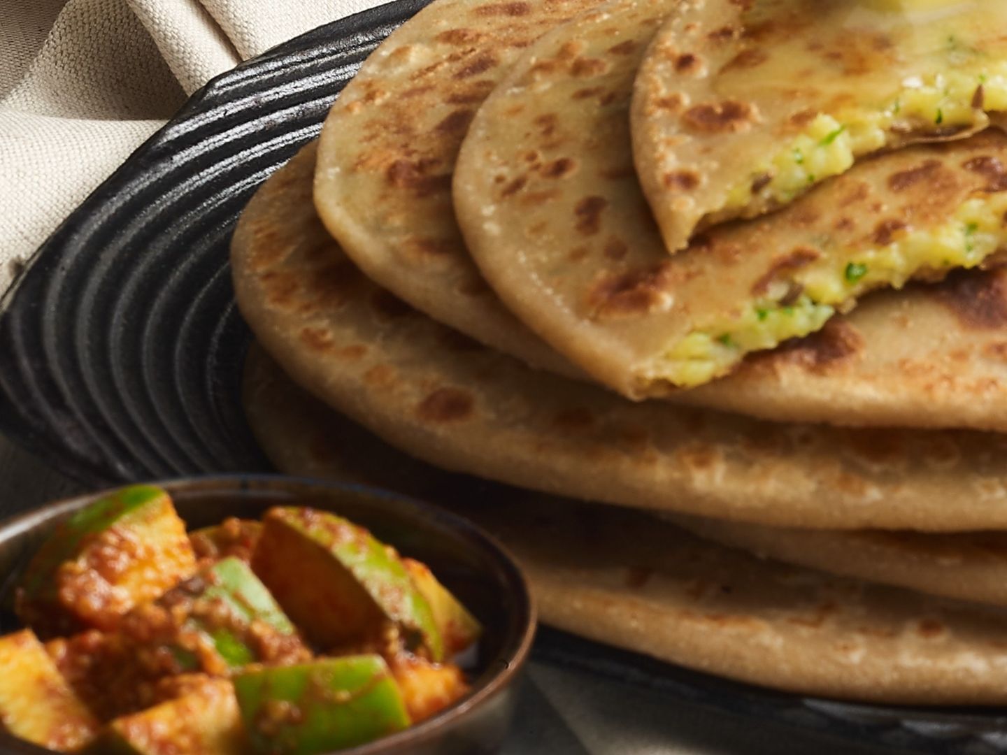 Mix Veg Paratha With Raita, Pickle & Papad(Jain)