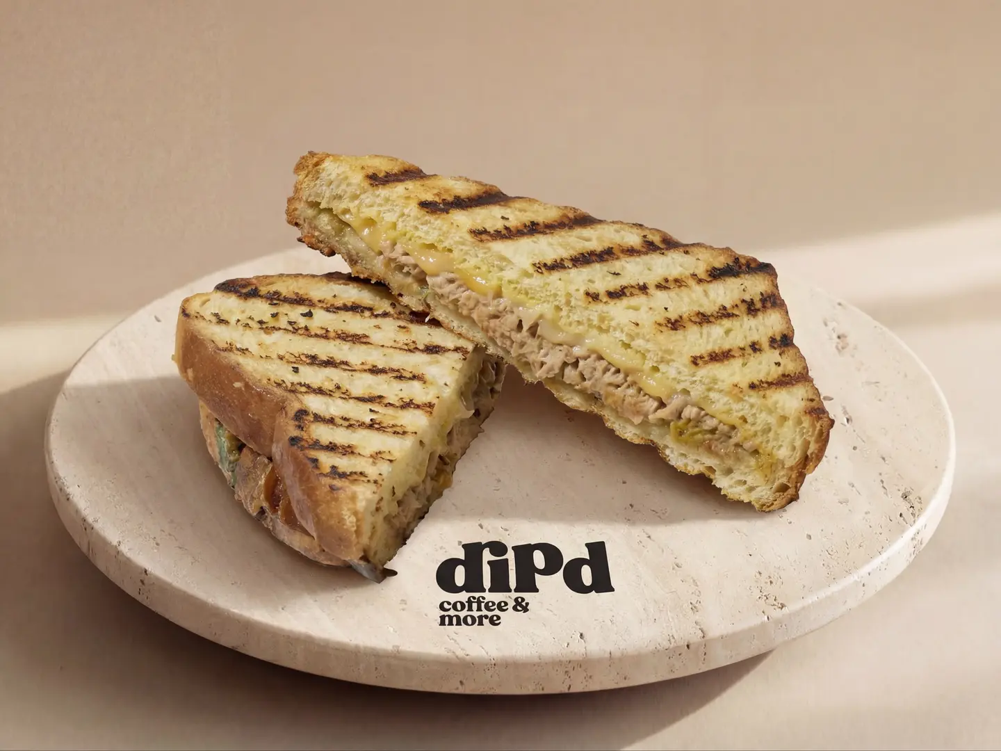 تونا ساندويتش