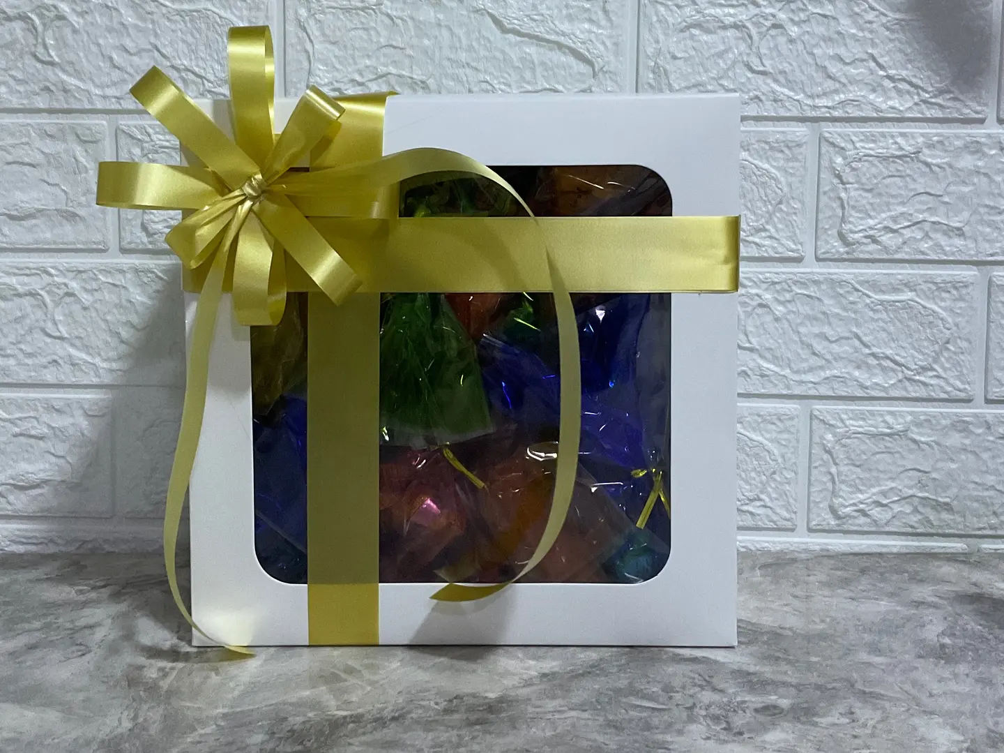 بوكس توزيع هدايا