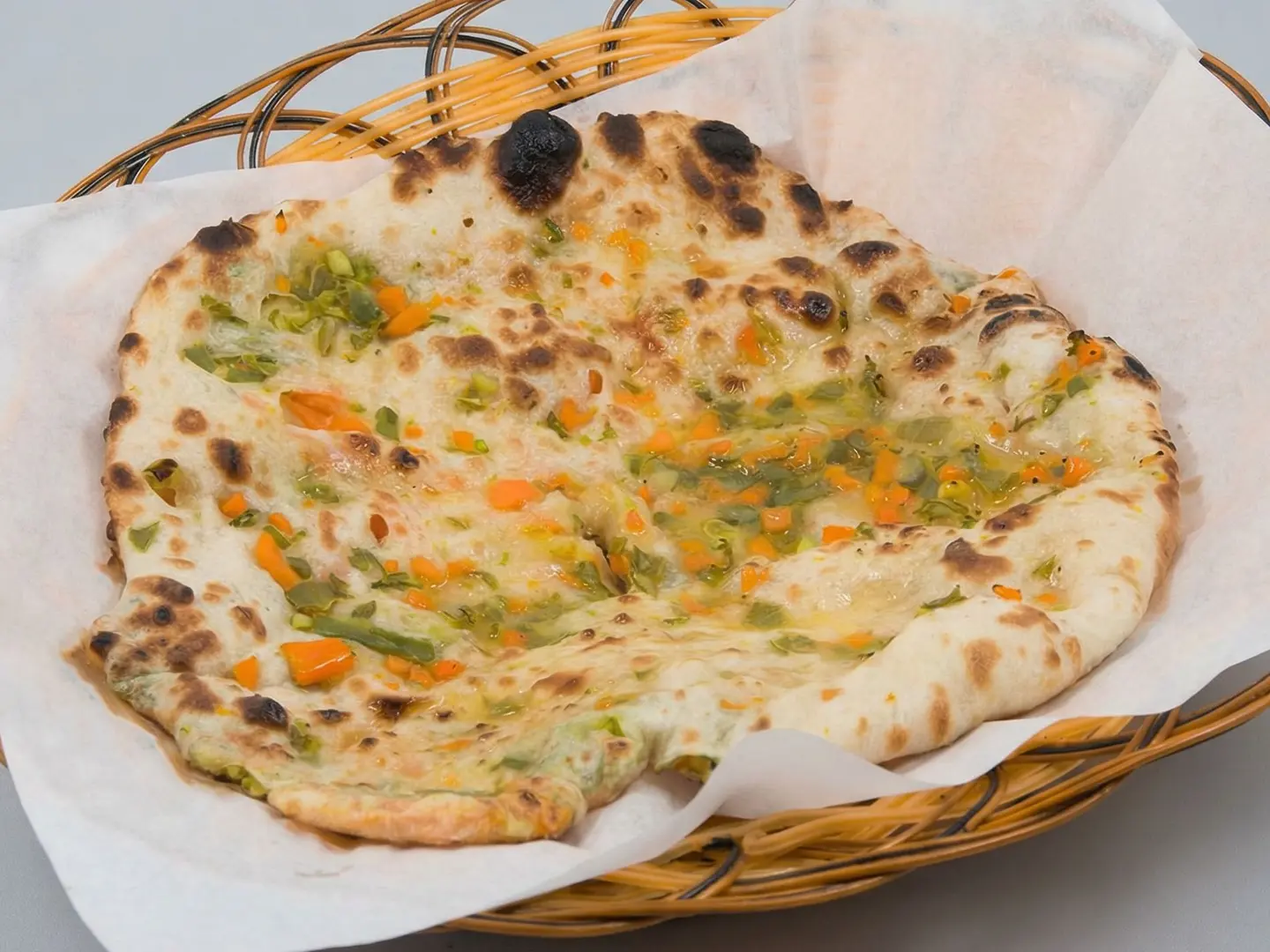 خبز كولتشا خبز ابيض بالخضروات