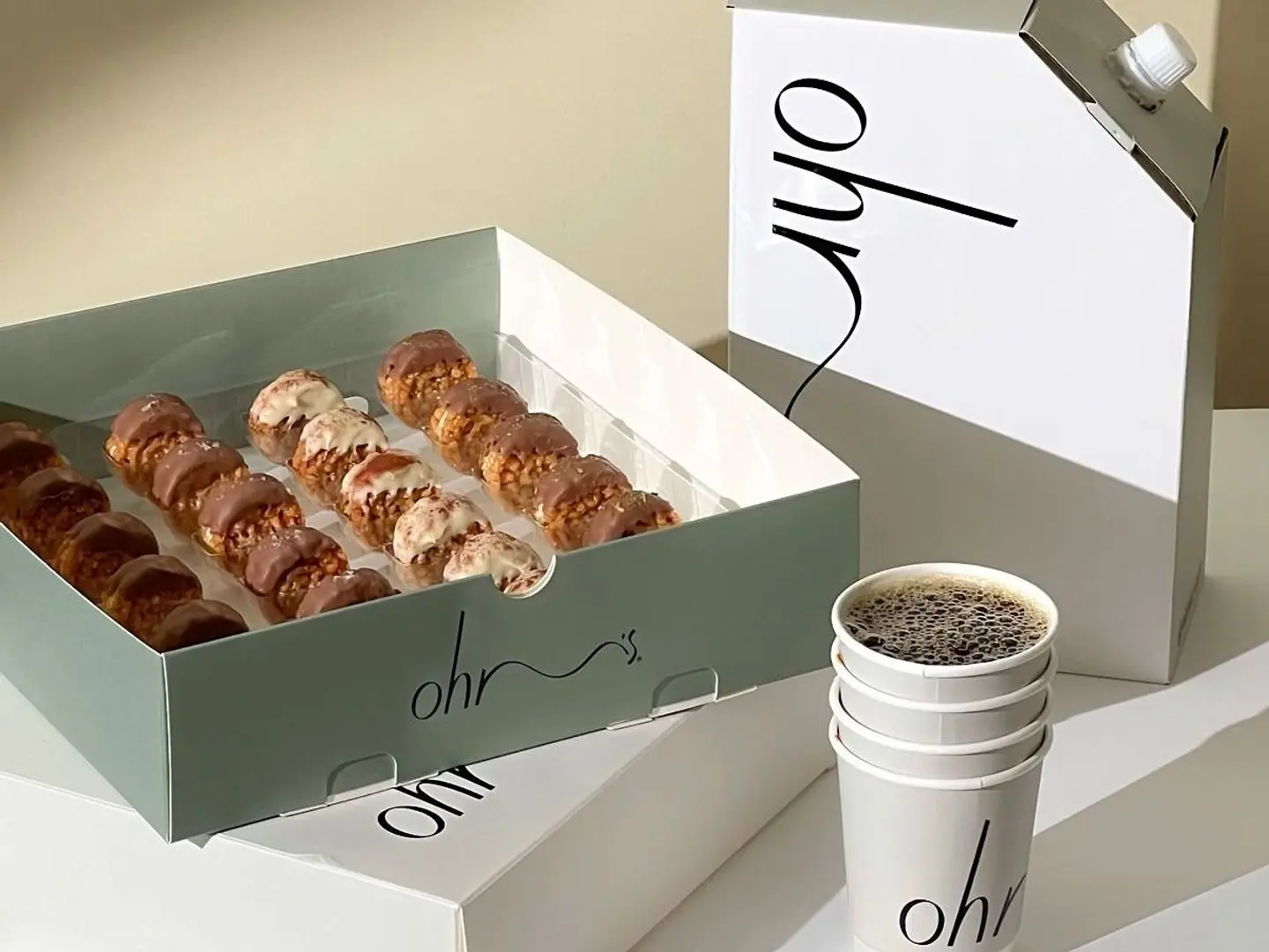 كومبو رمضان بوكس ميني اومز 24 حبة مع بوكس قهوة اليوم لتر