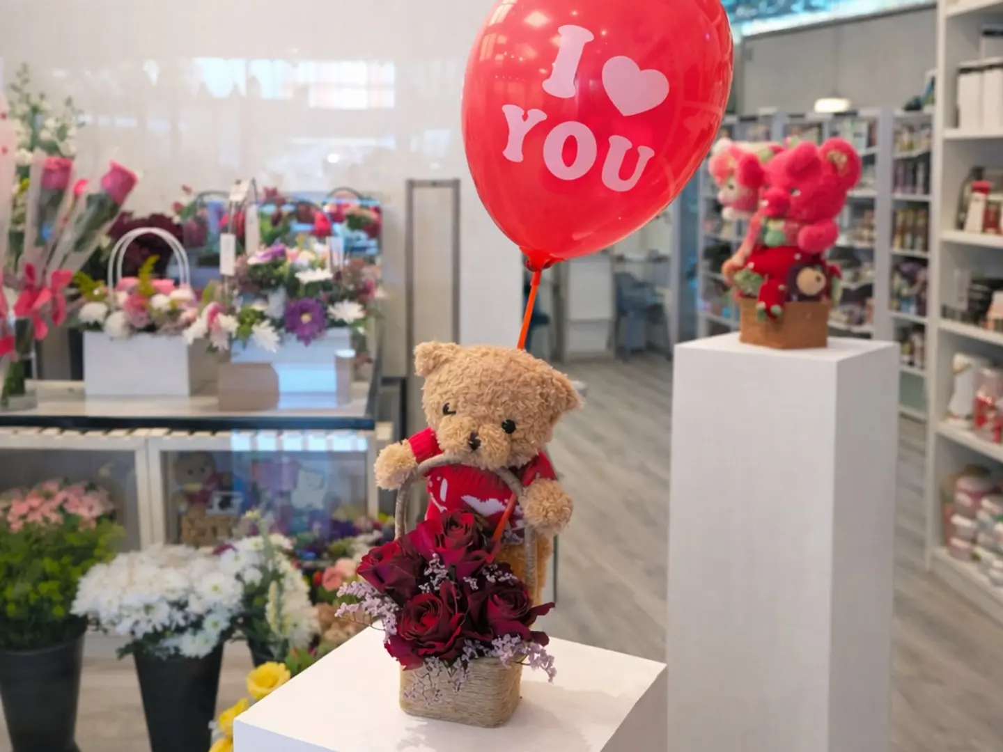 دبدوب الفالنتاين مع بالونة