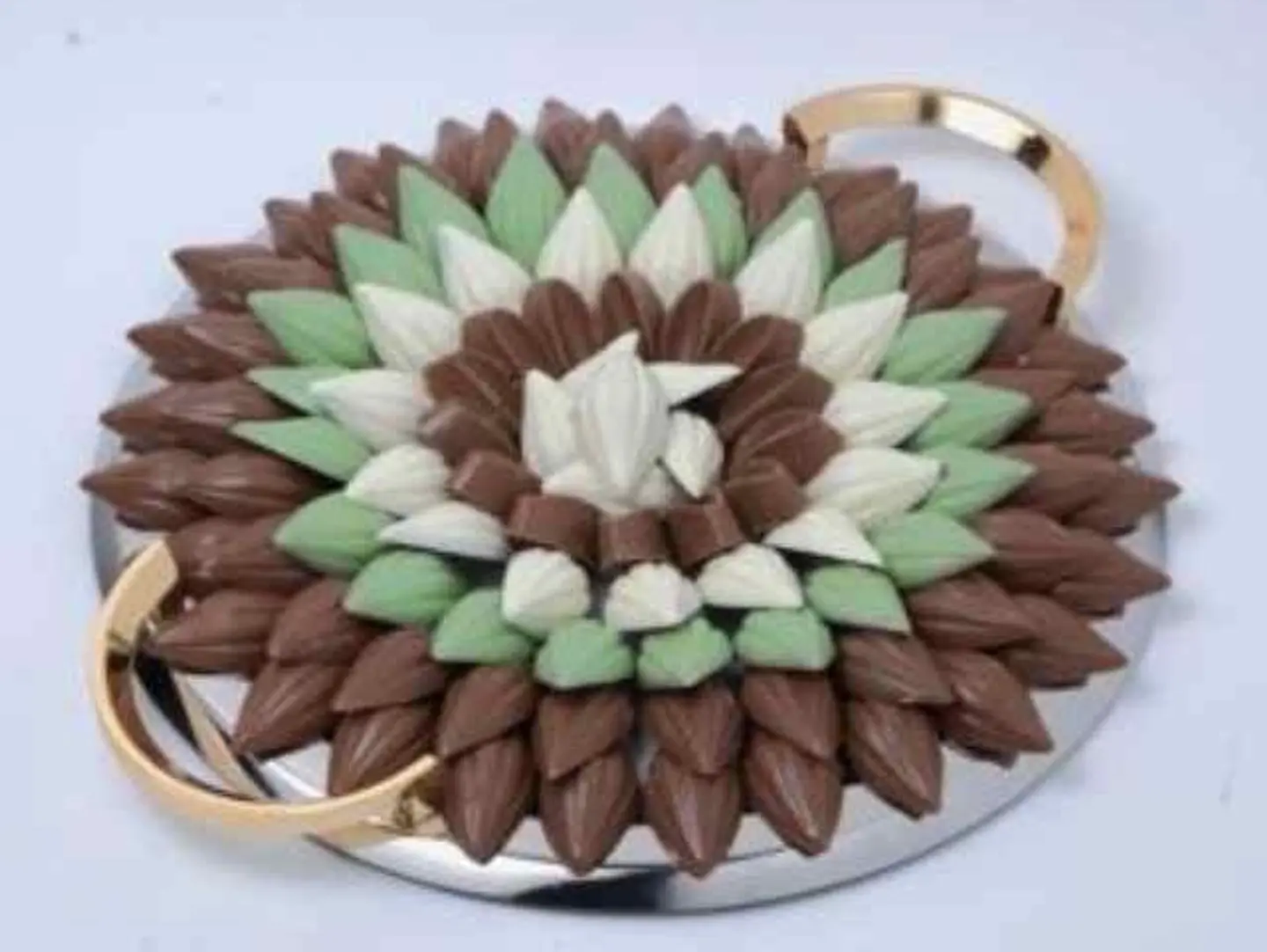 صينية روائع اللوز