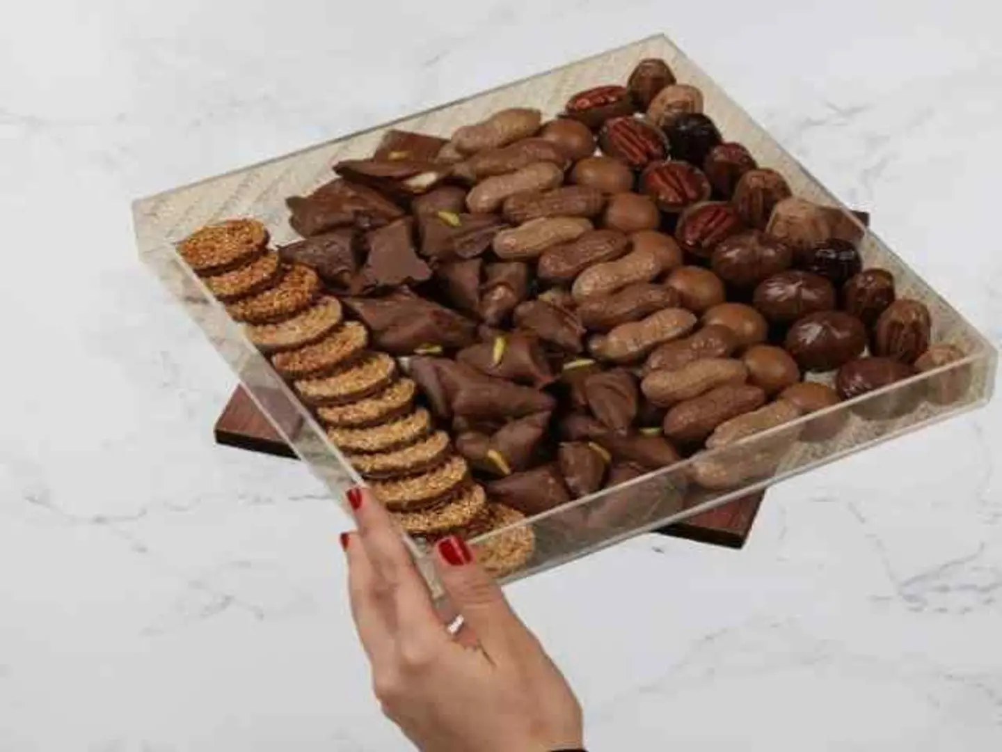 صندوق أكريليك فاخر متوسط الحجم لشهر رمضان