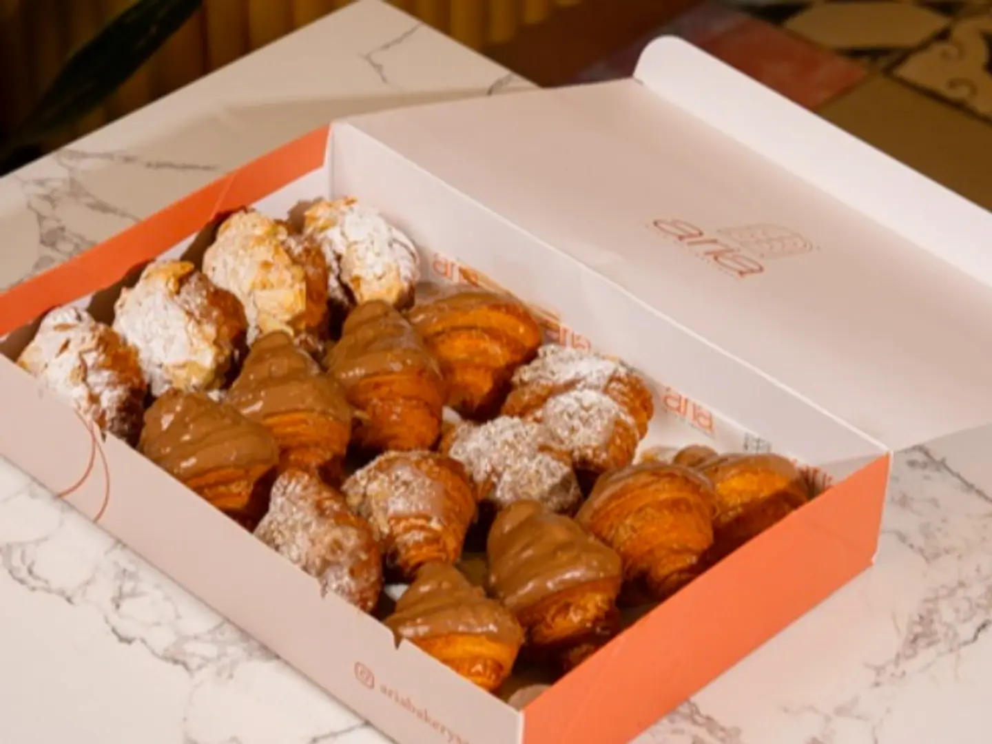 Croissant Box - 10 Pes