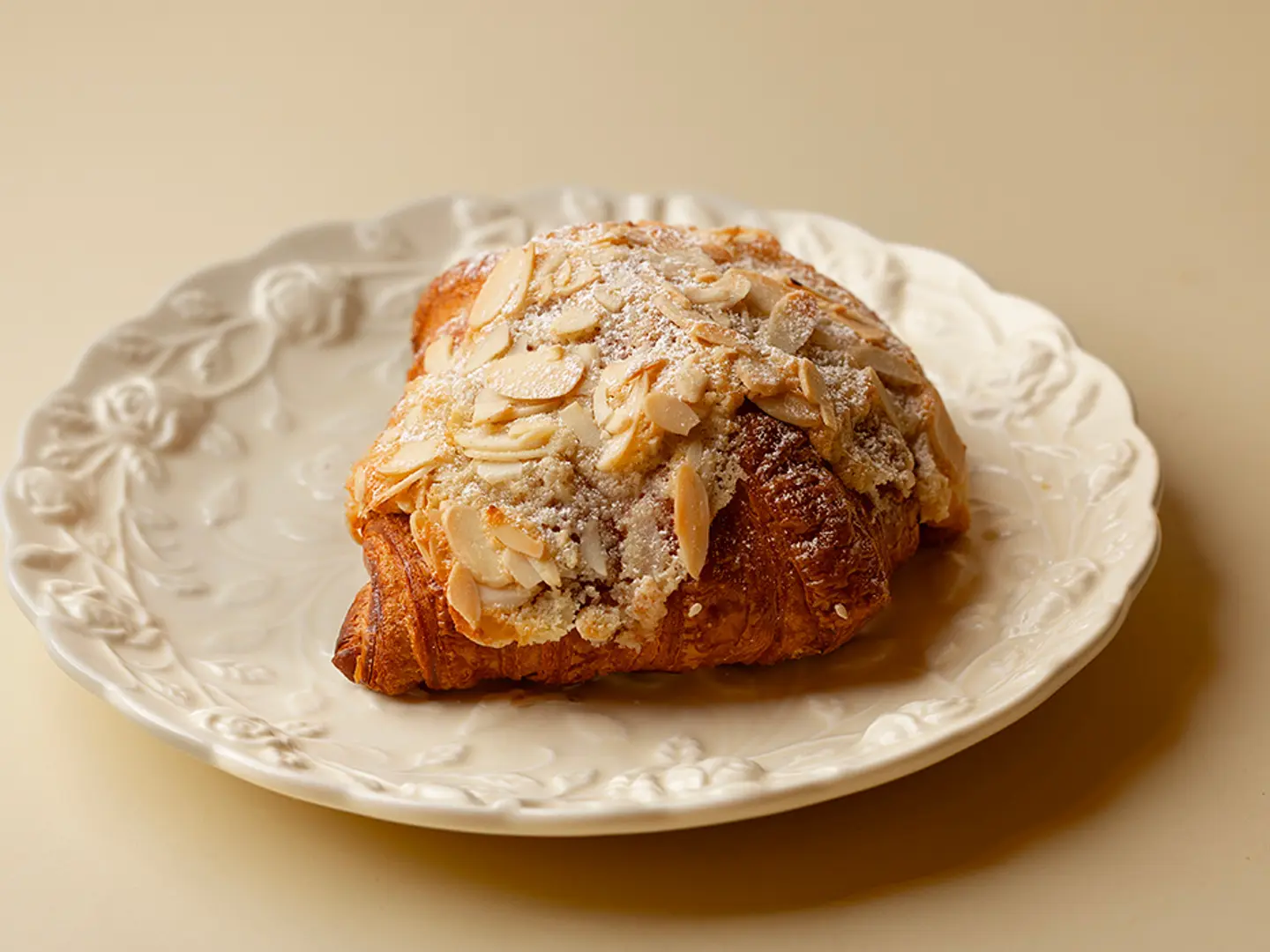 Almond Cussaint