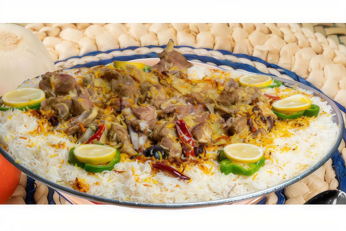 طبق العائلة نعيمي - ٥ انفار
