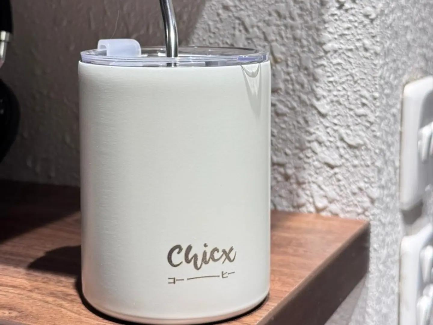 مق شيكس مونو ابيض