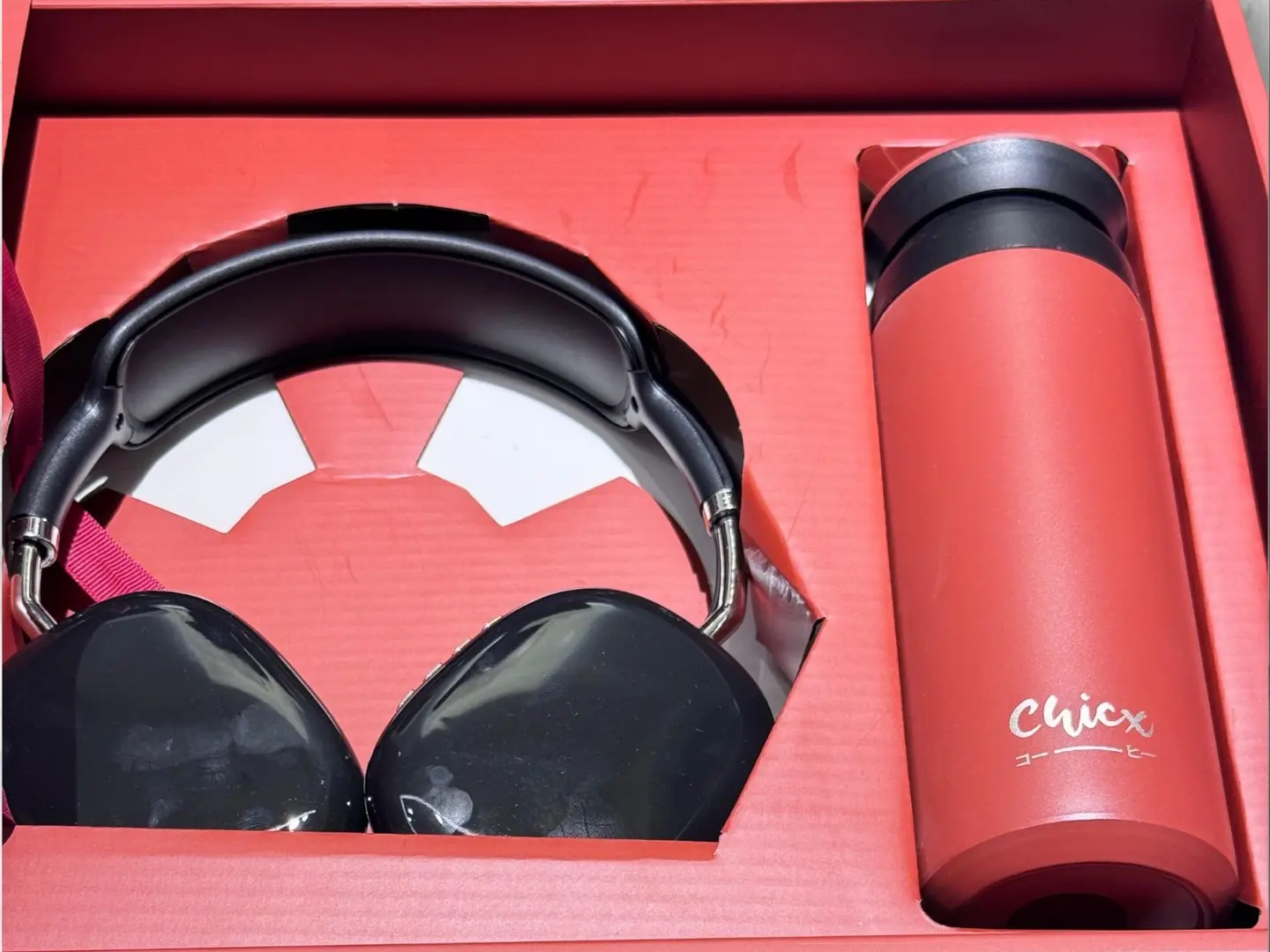 بوكس هدايا شيكس مق مع سماعه برغندي