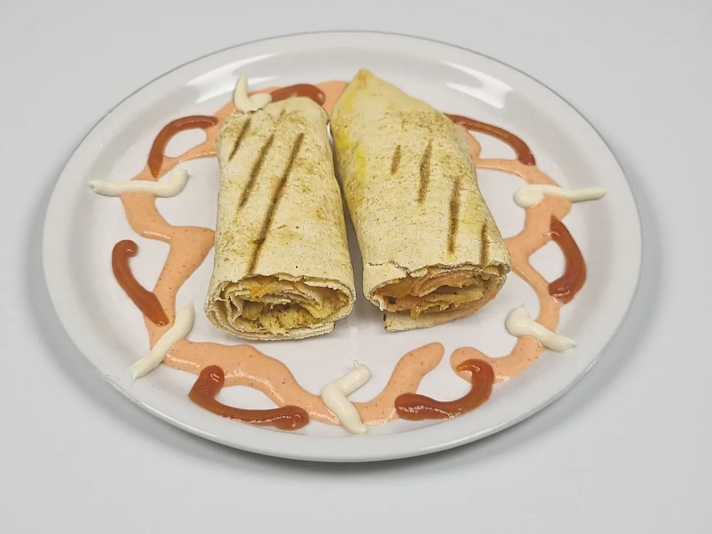 شاورما دجاج وسط بالجبن