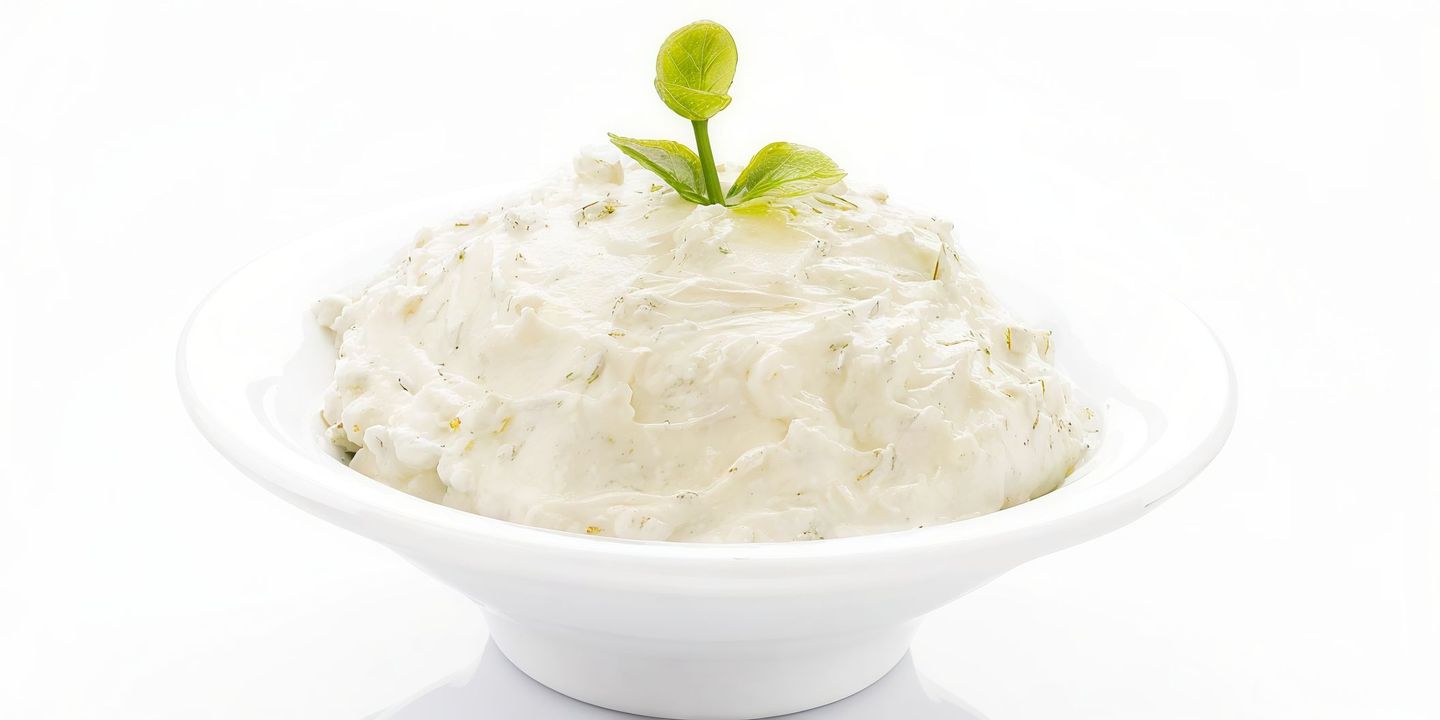سلطة لبنية