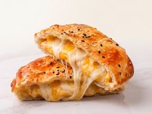 موزاريلا مع شيدر
