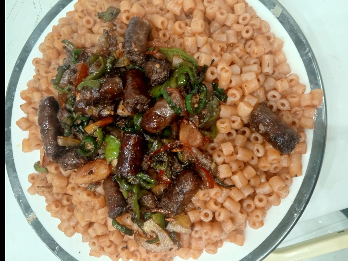 مكرونه بالسجق