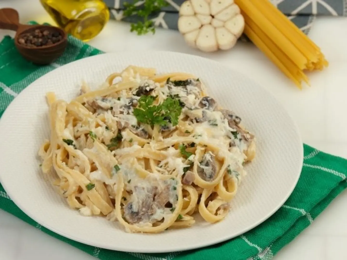 Fettuccine Alfredo