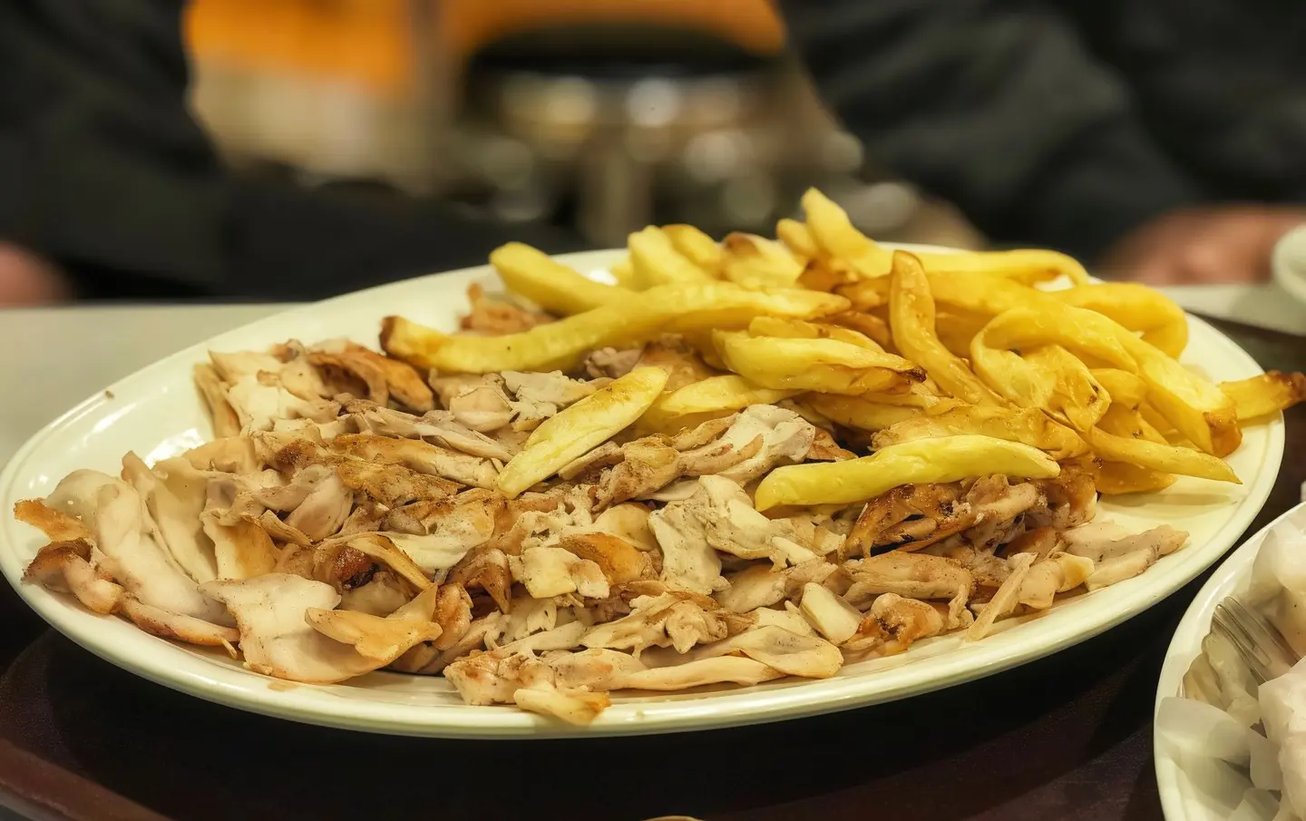 صحن شاورما وسط