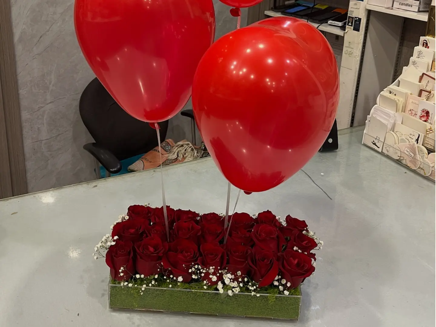 صندوق ورد قلب عائم