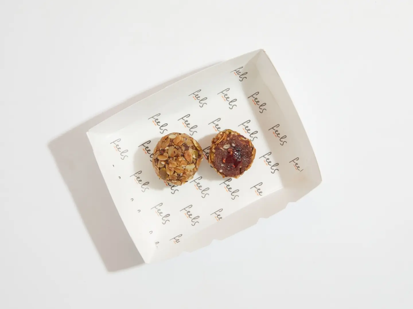 زبدة اللوز ومربى