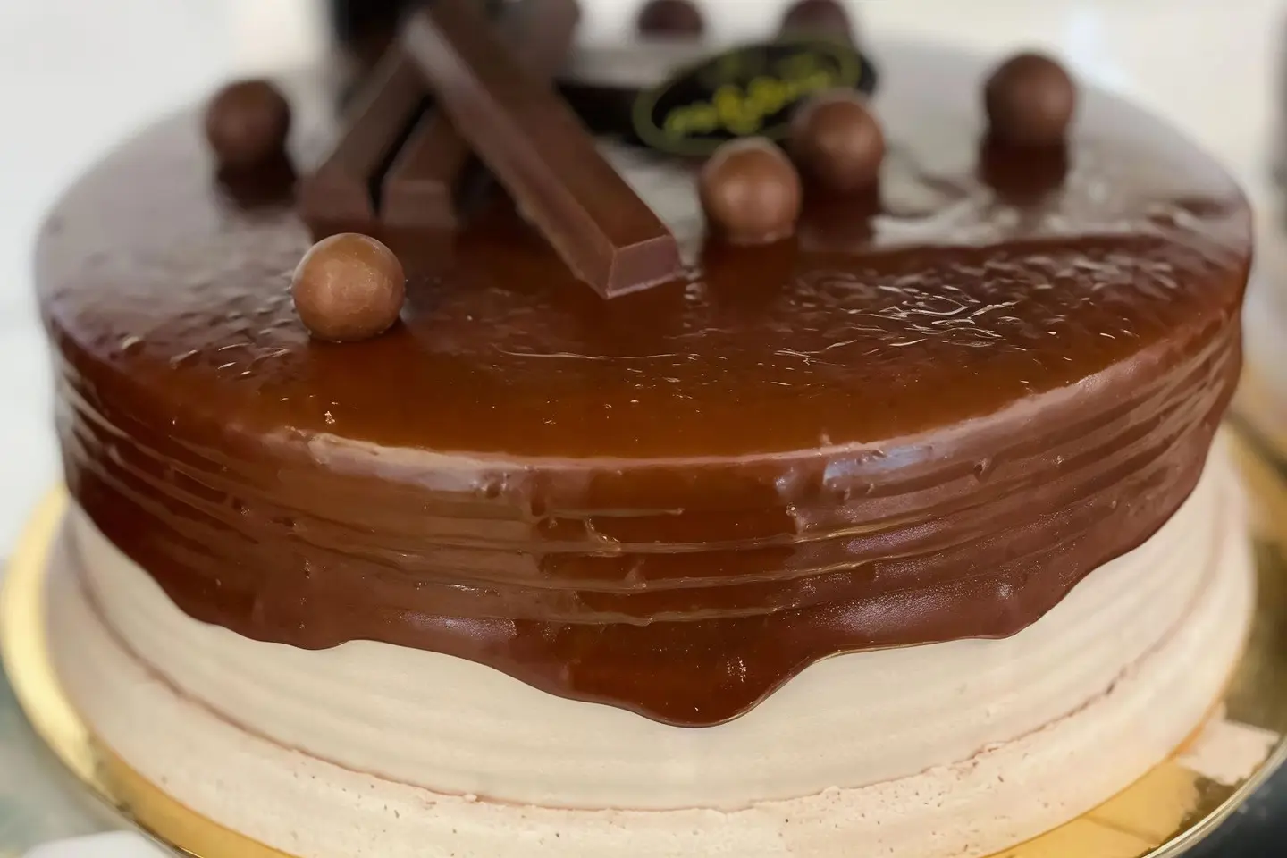 Kit Kat Cake