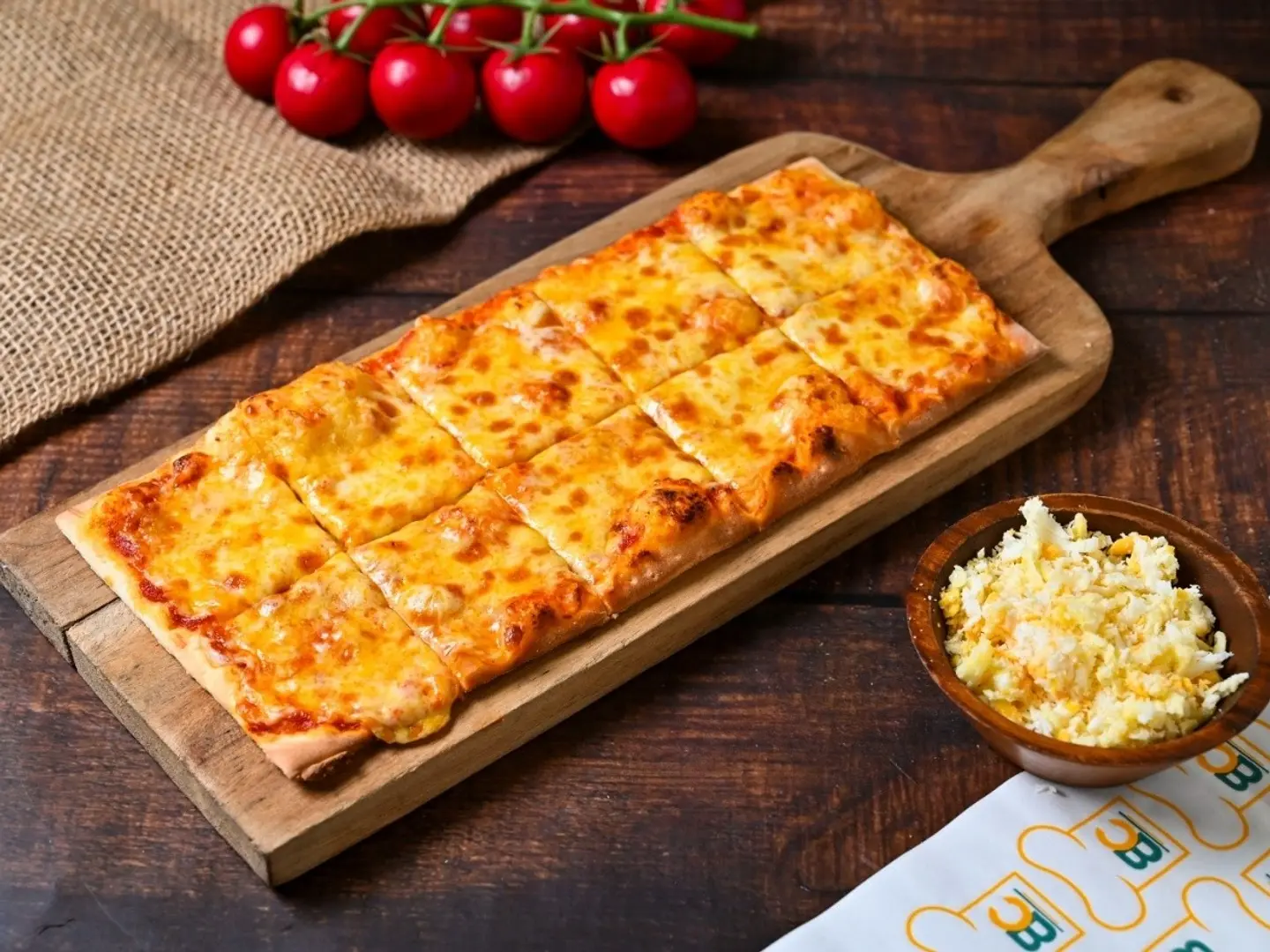 بيتزا مكس اجبان مستطيل