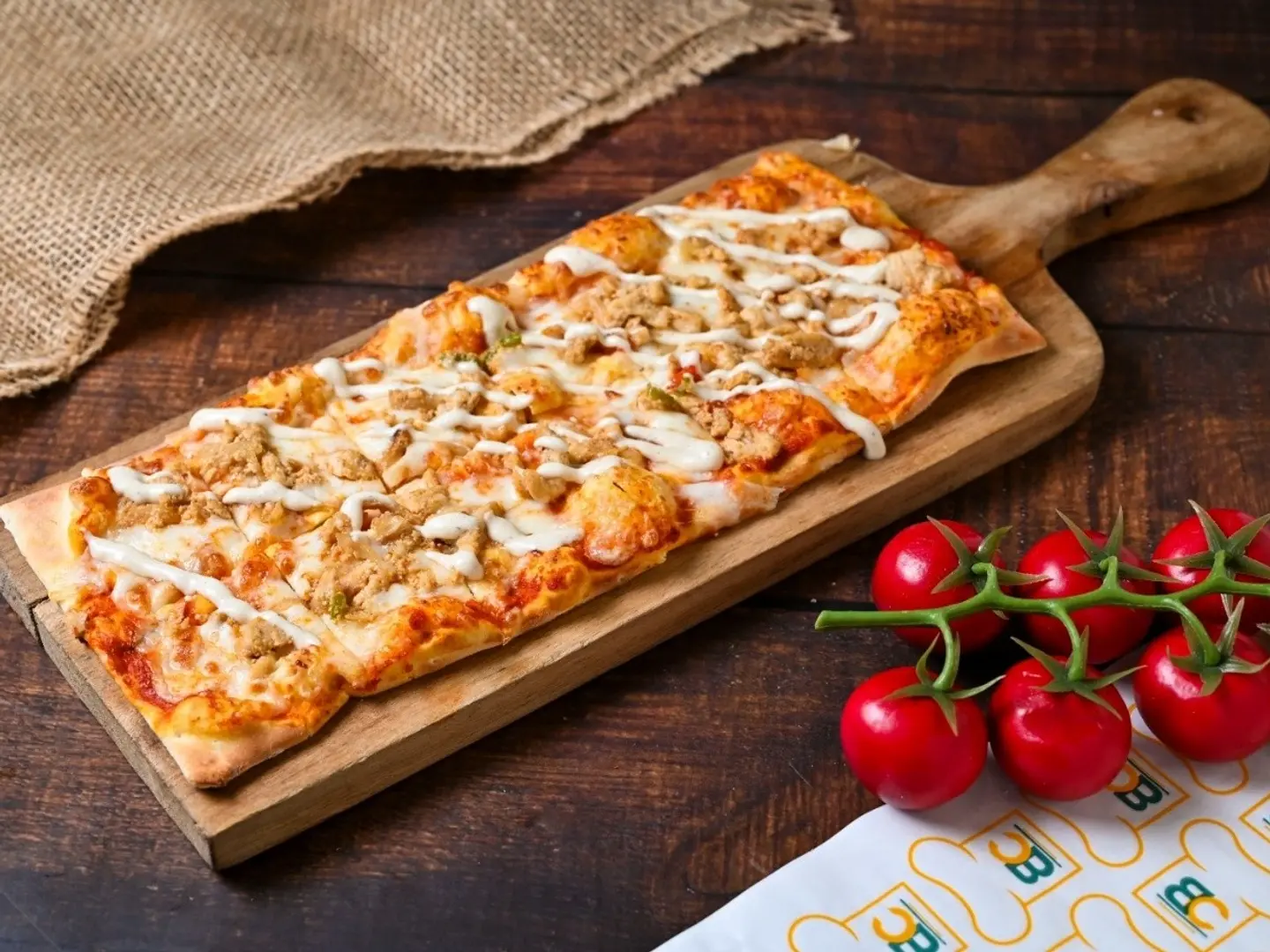 بيتزا دجاج مستطيل