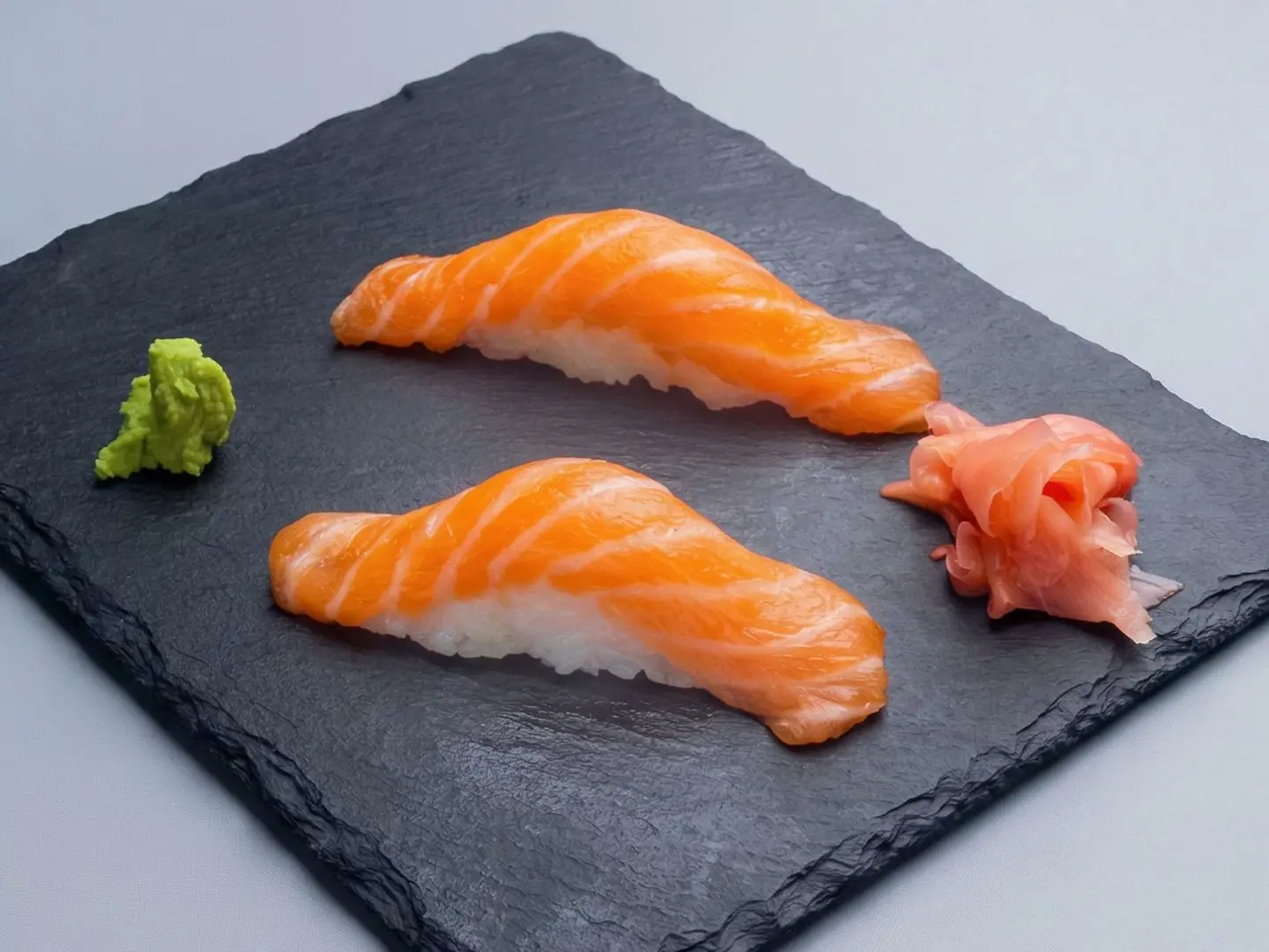Shake Nigiri Salmon