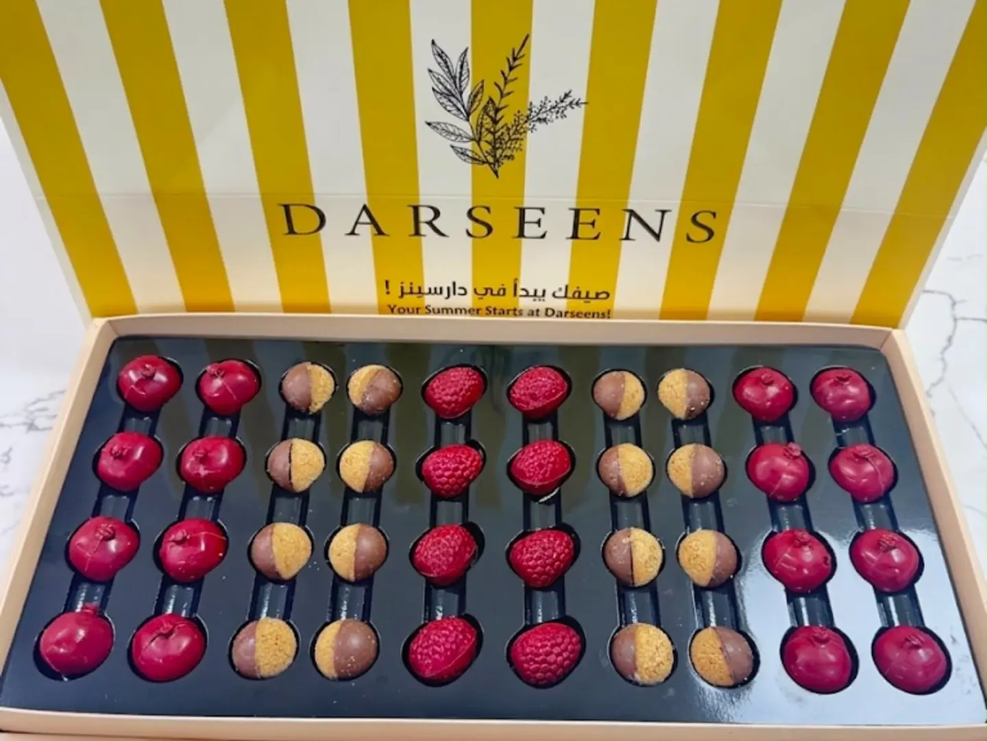 Large Berries, Pomegranate And Bites Box