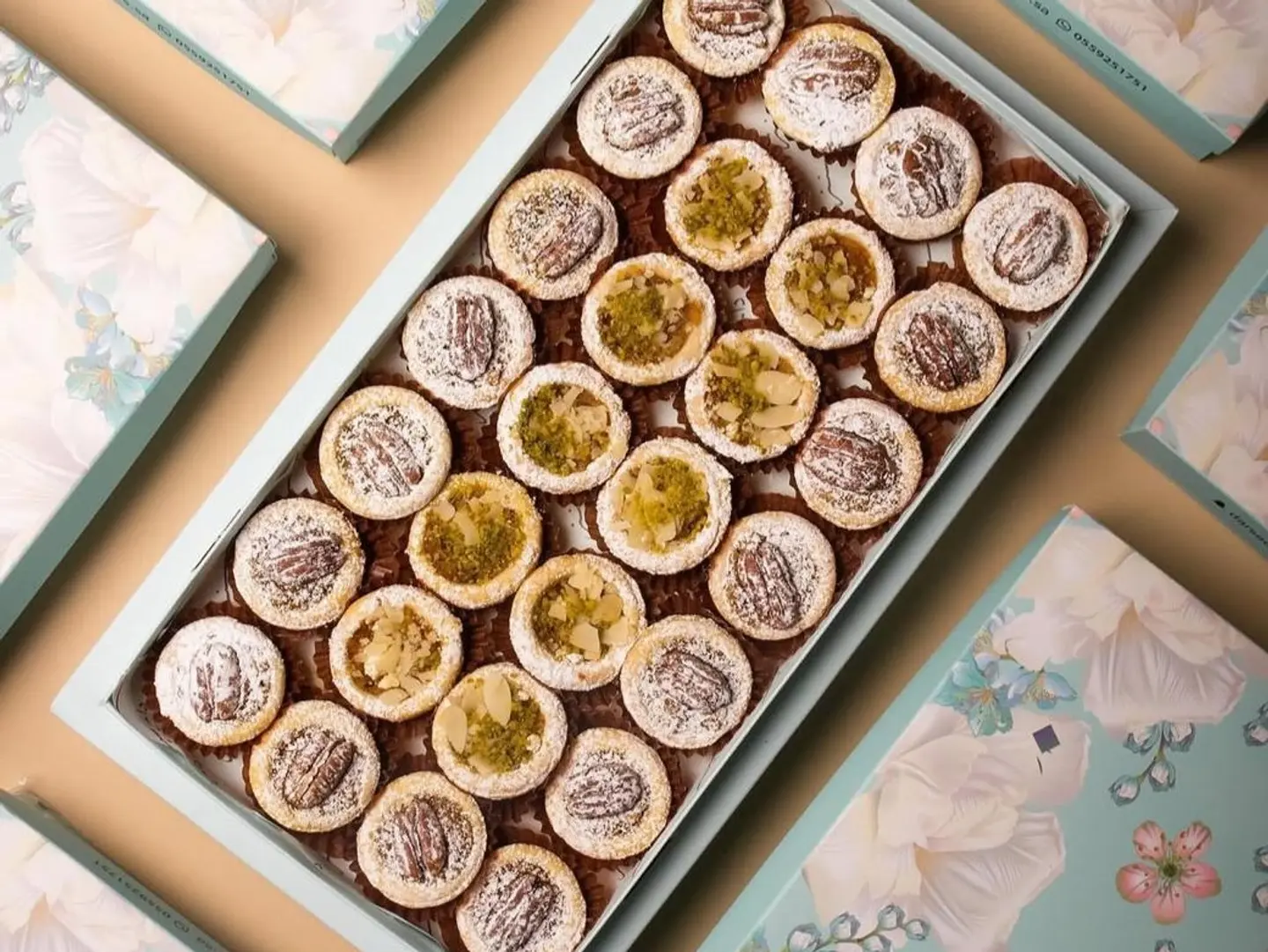 تارت التفاح والبيكان كبير