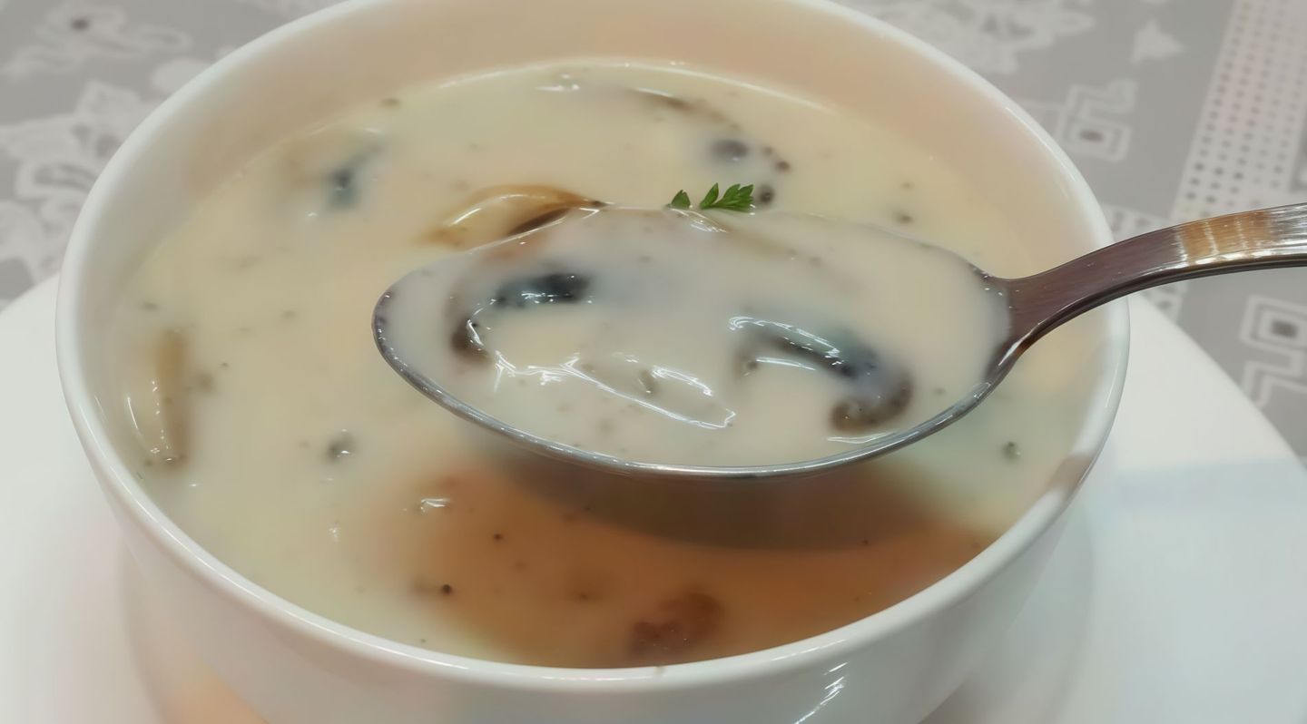 شوربة الفطر و البامبو