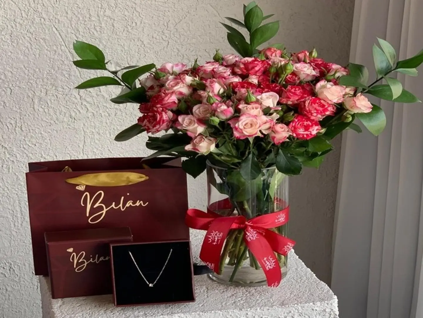 فازة الخزامى مع عطر الشعر شانيل