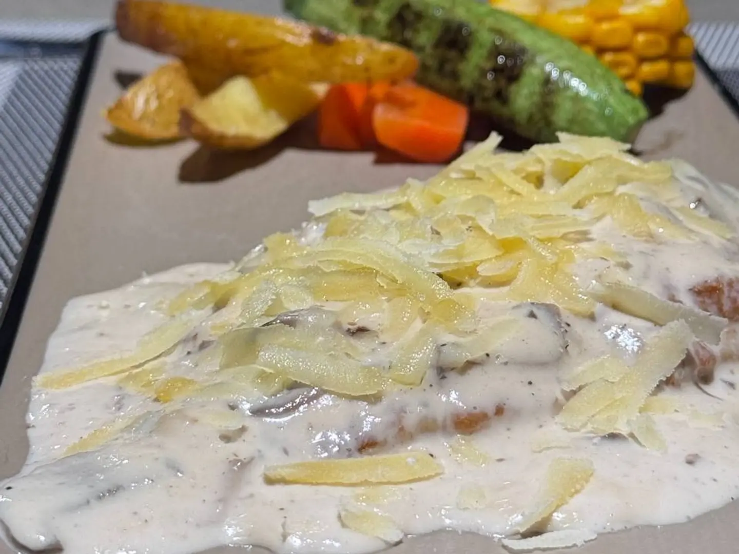 بولو بانا وايت