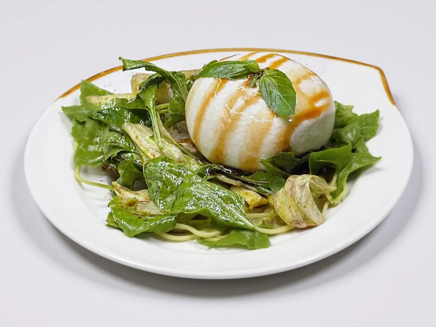 سلطة البوراتا