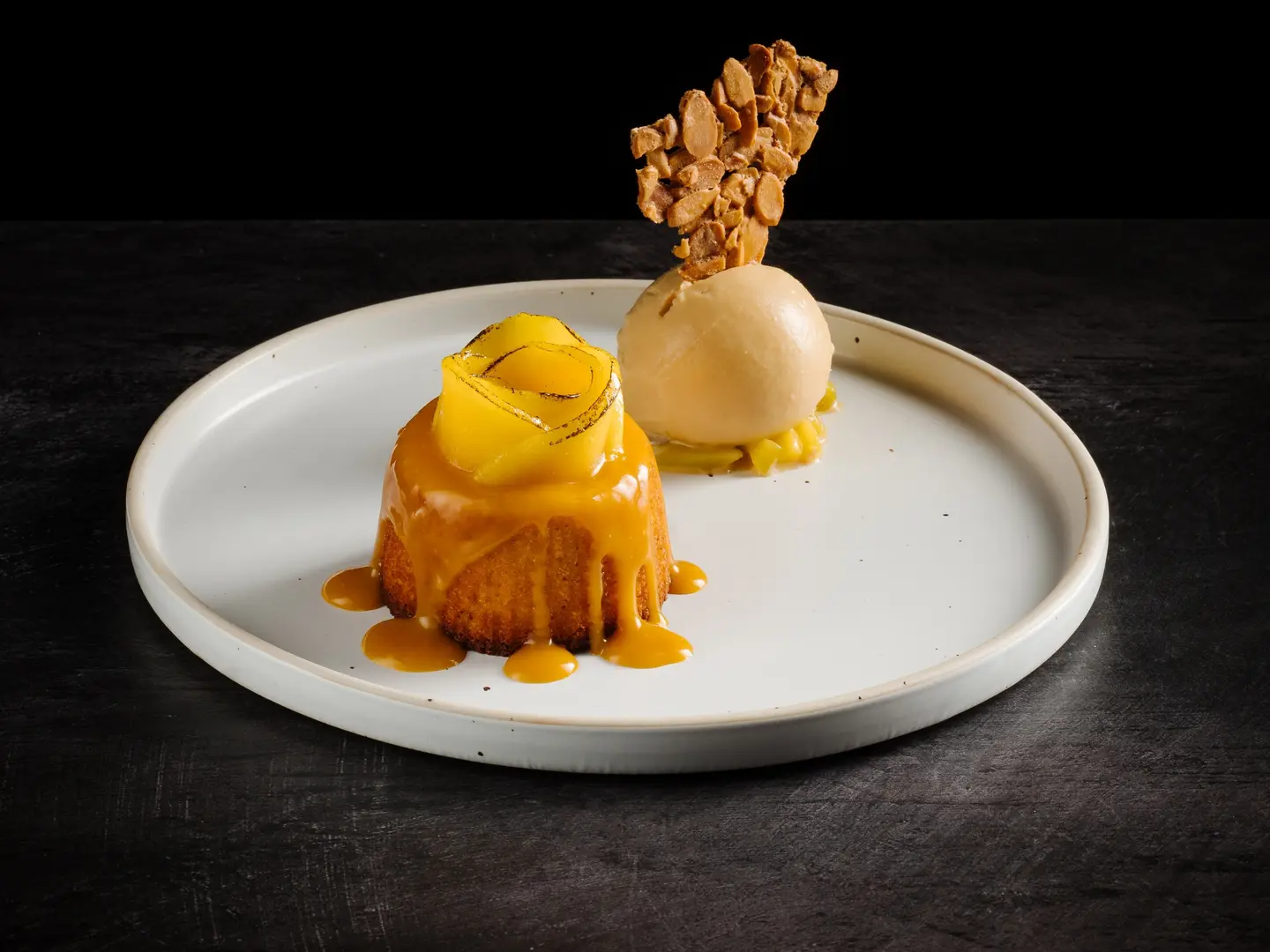 كيك اللوز والزبادي