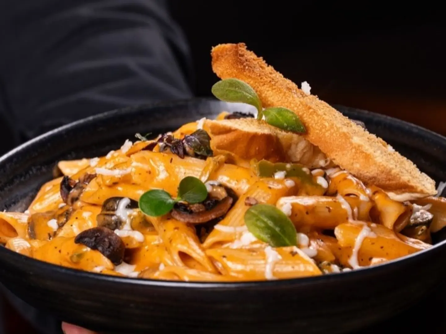 باستا مكس صوص بالدجاج