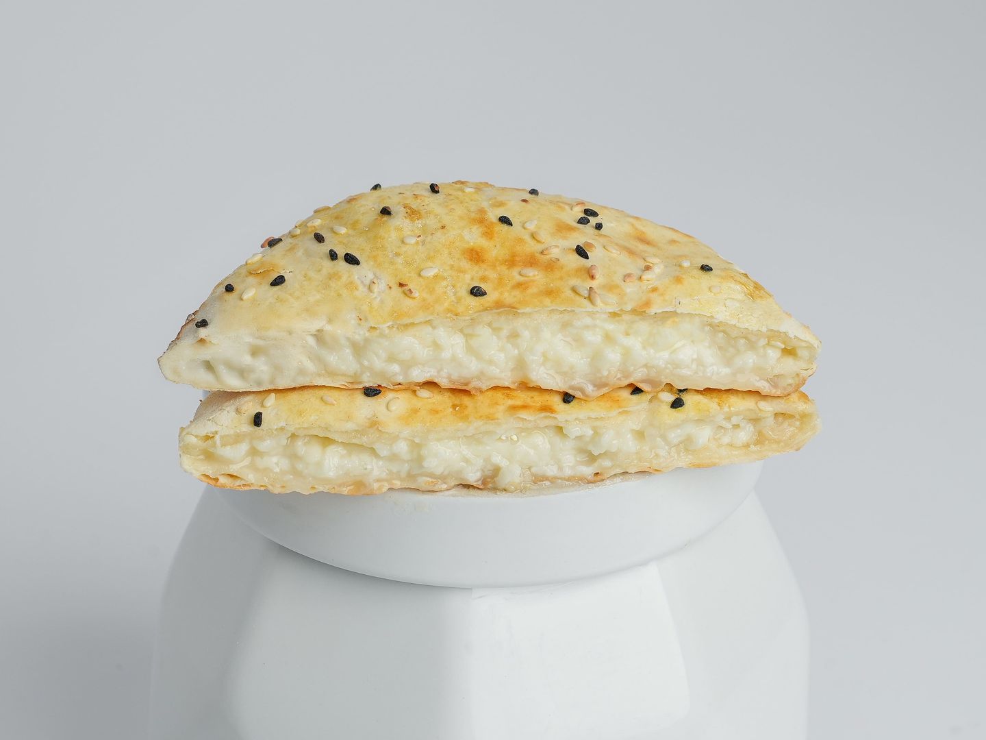 فطيرة جبن حلوم