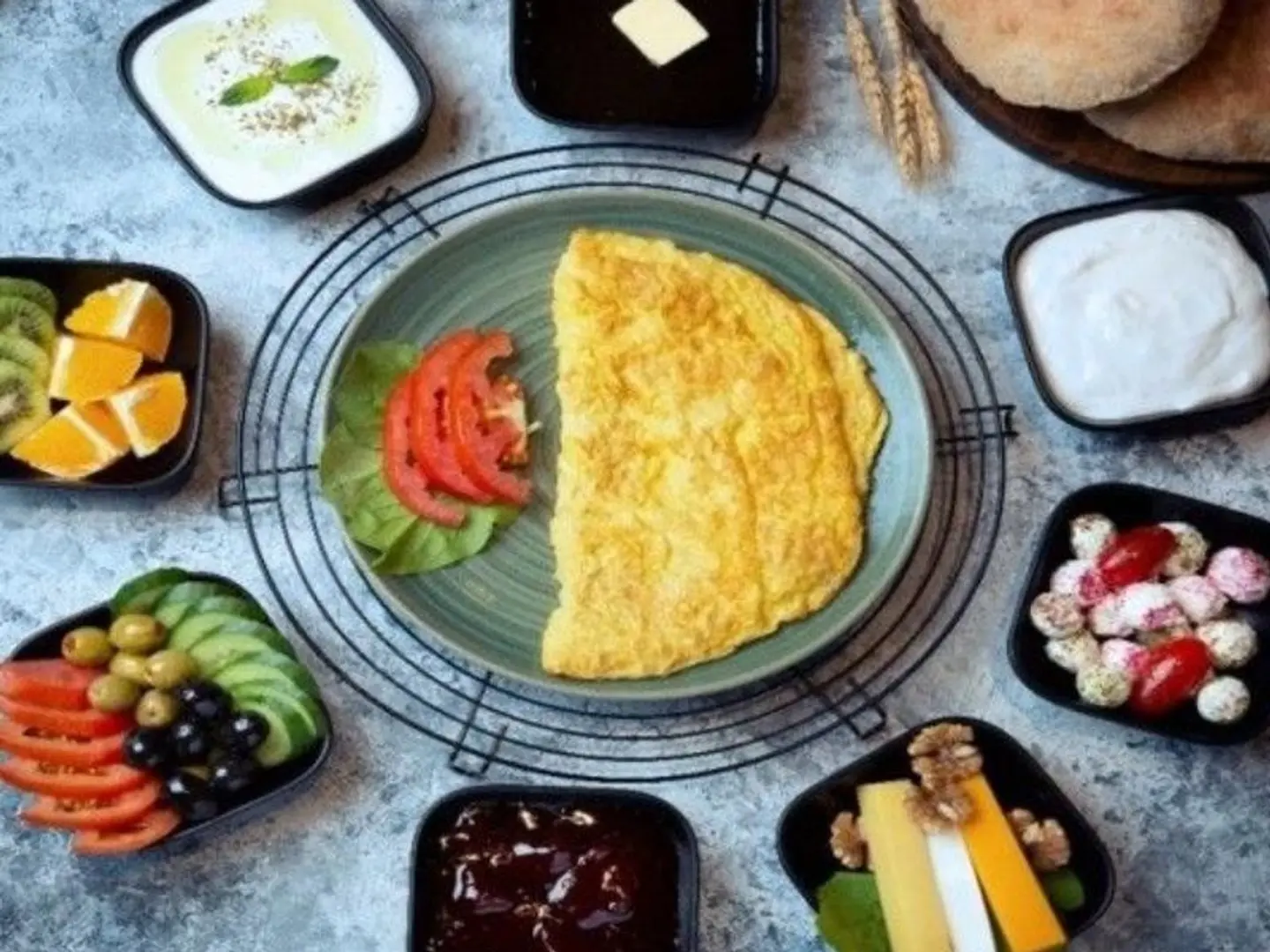Bright Breakfast: Omelet