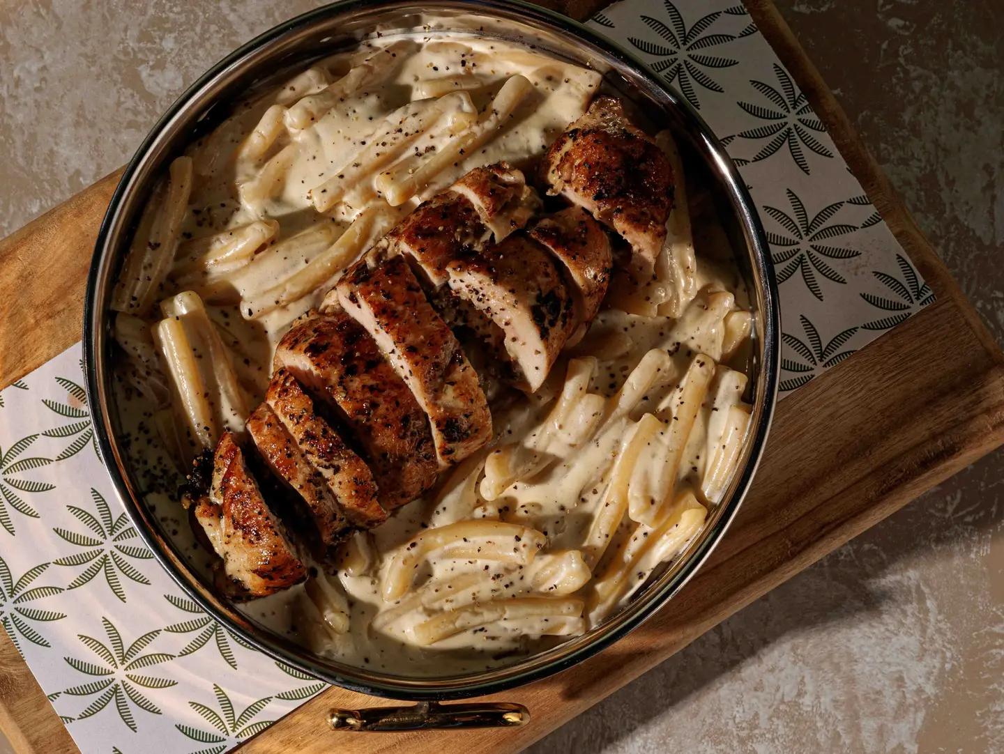étreinte ( Rolled Chicken Casarecce )