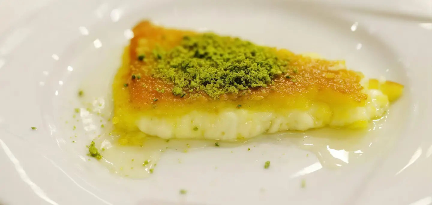 كنافة مع القشطة