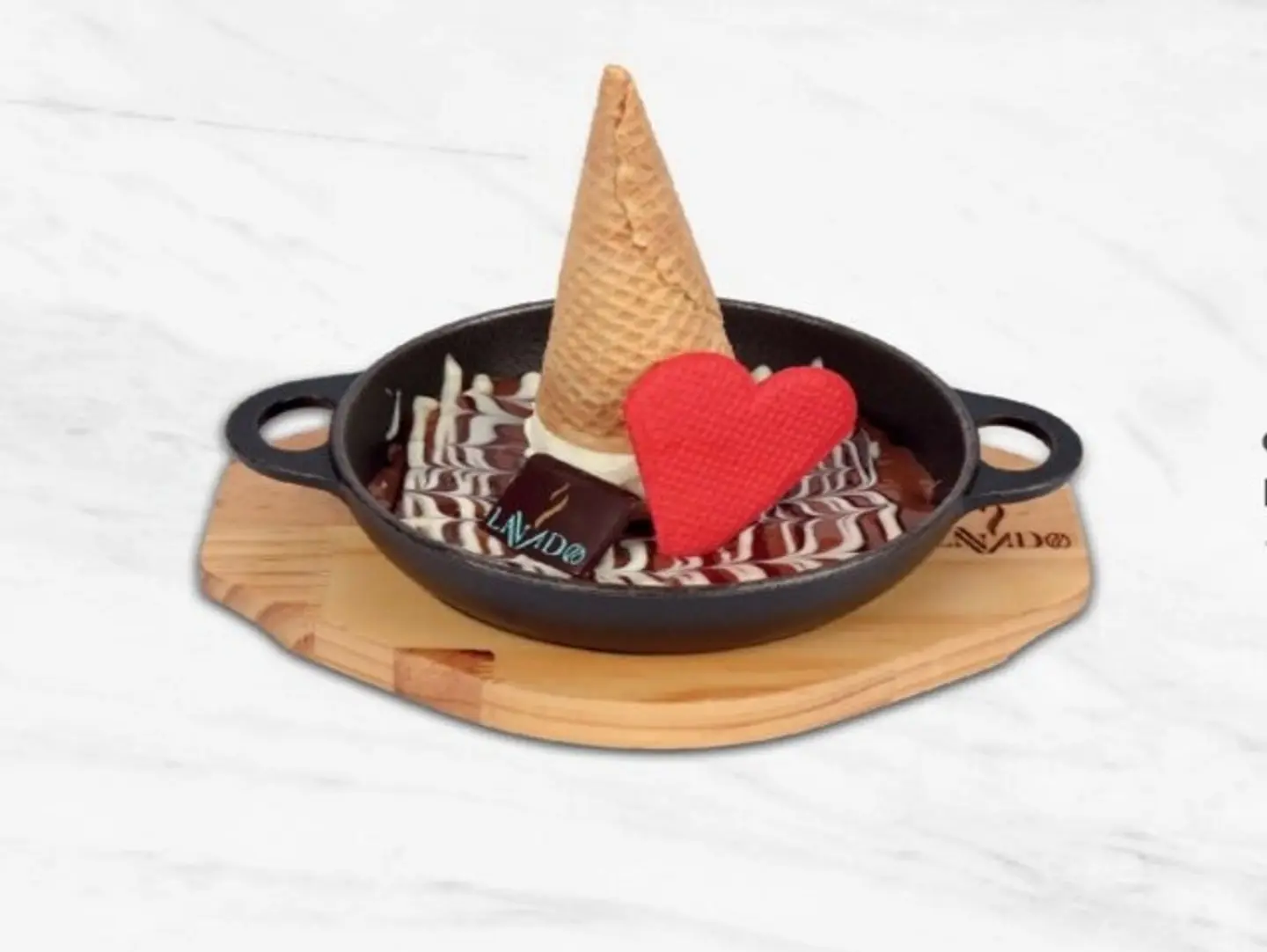Lavado Moon With Chocolate