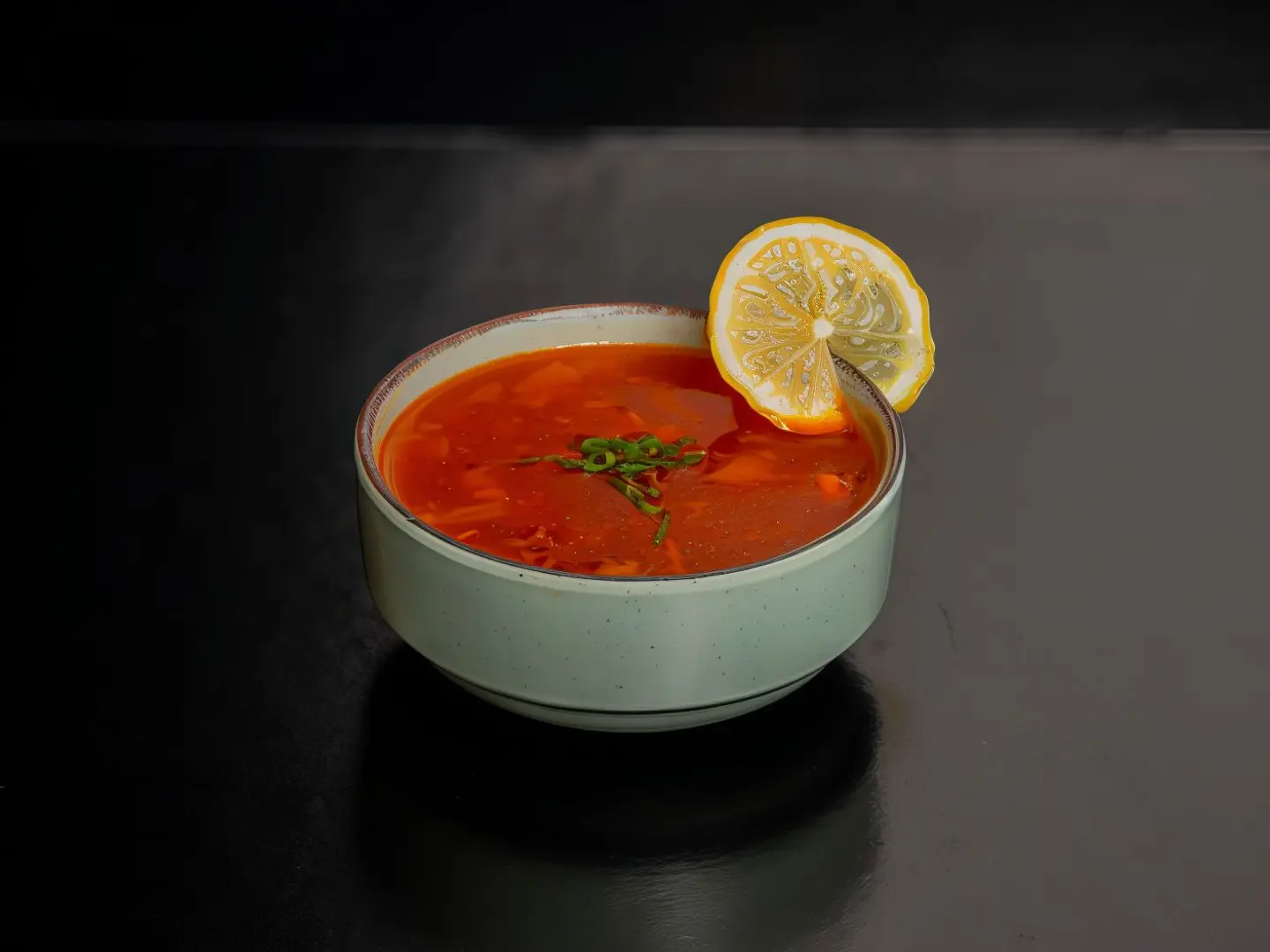 شوربة حار وحامض بالدجاج