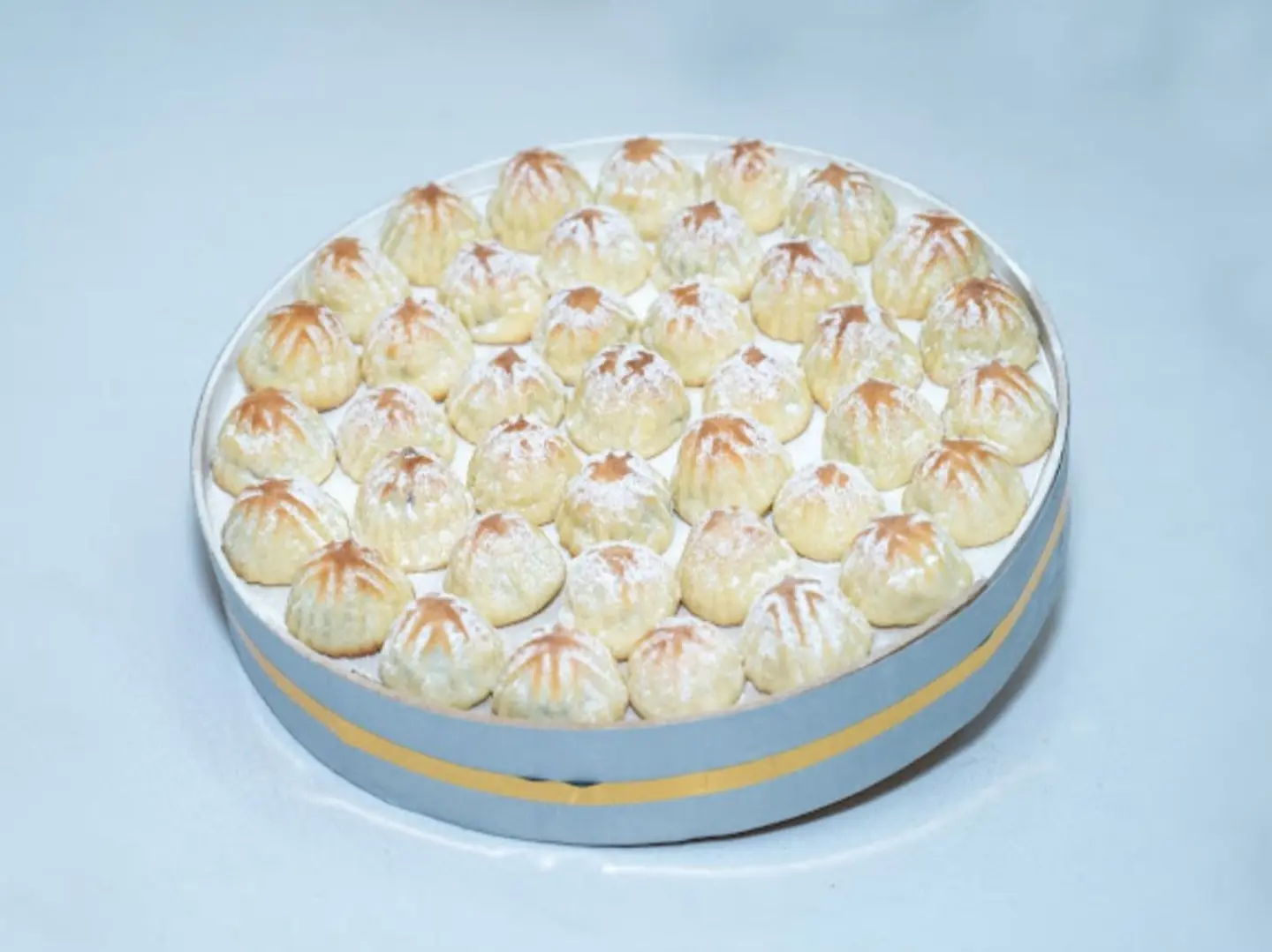 صواني معمول تقديم كبير