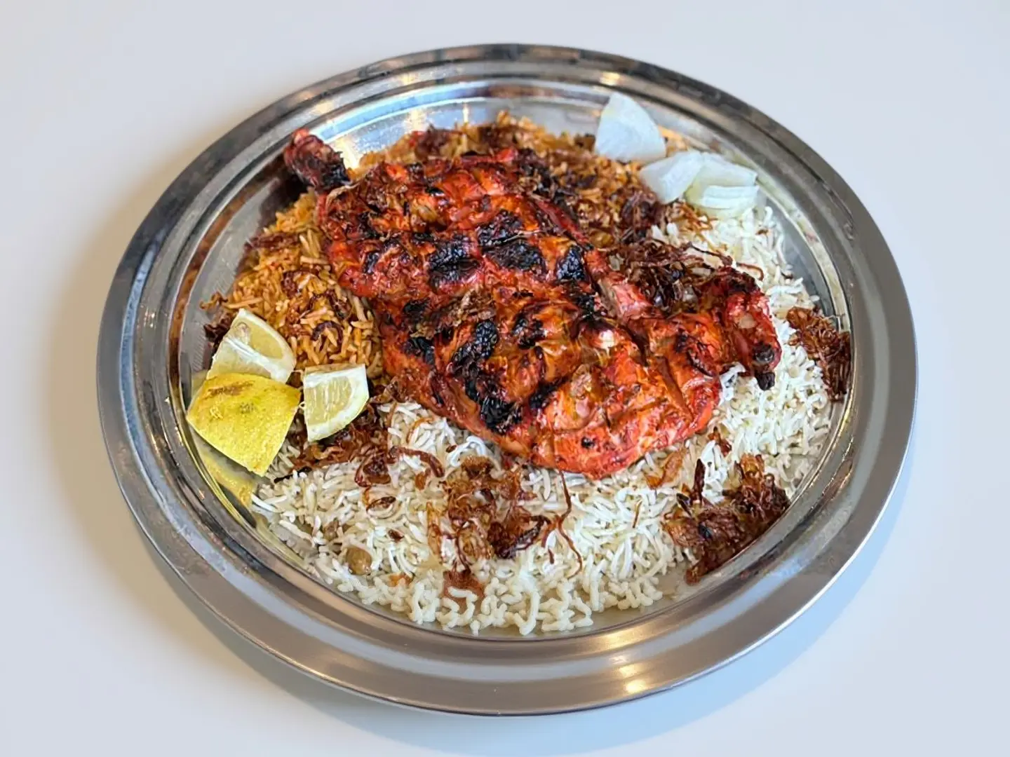 نصف دجاج تندوري ساده على الفحم