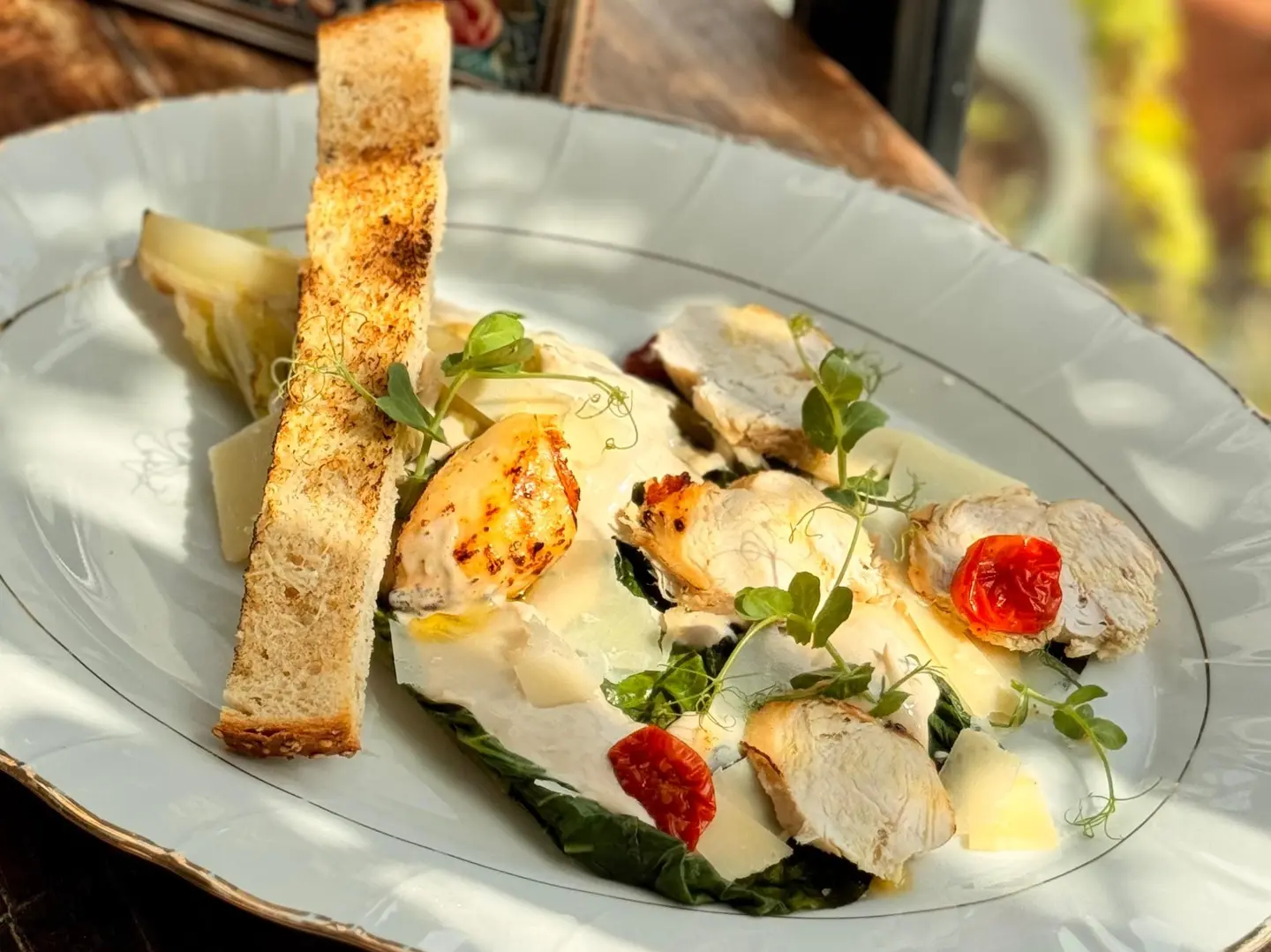 سلطة سيزر المشوي على الفحم