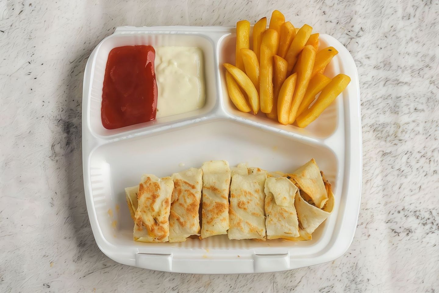 شاورما عربي وسط بالجبنة