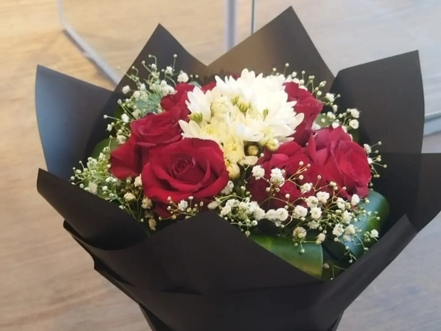 Round Bouquet Of Roses